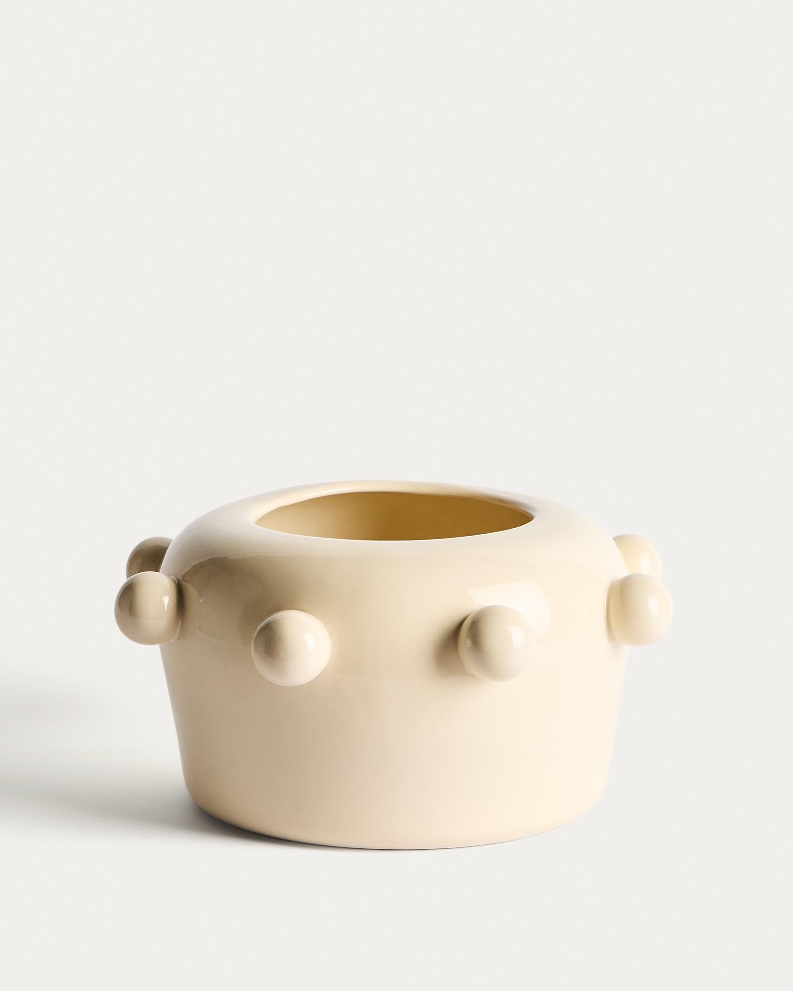 Vase Odra aus ecrufarbener Keramik mit glänzendem Finish, 17 cm in Weiss präsentiert im Onlineshop von KAQTU Design AG. Vase ist von Kave Home