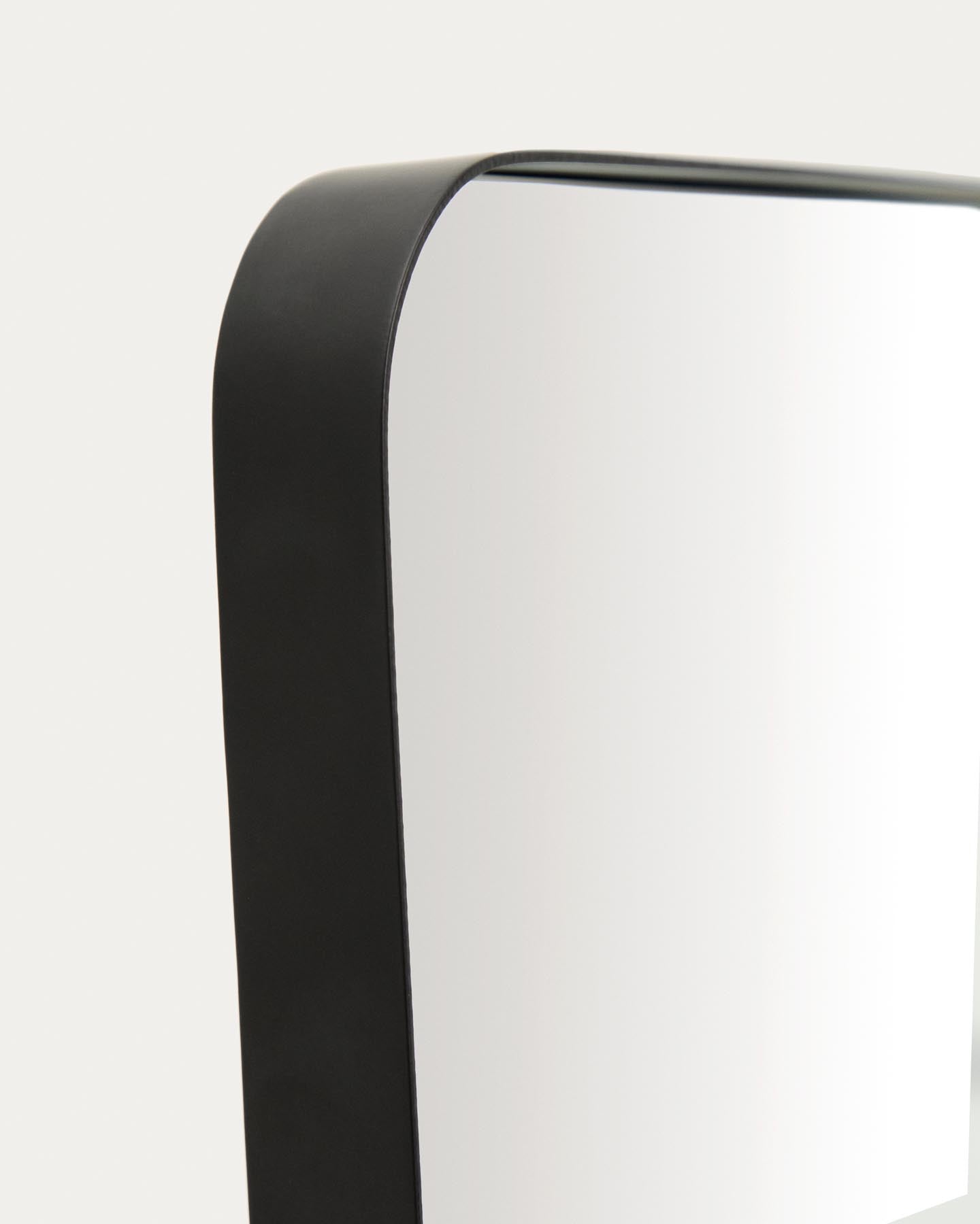 Spiegel Marco mit schwarzem Metall, 55,5 x 150,5 cm in Schwarz präsentiert im Onlineshop von KAQTU Design AG. Spiegel ist von Kave Home