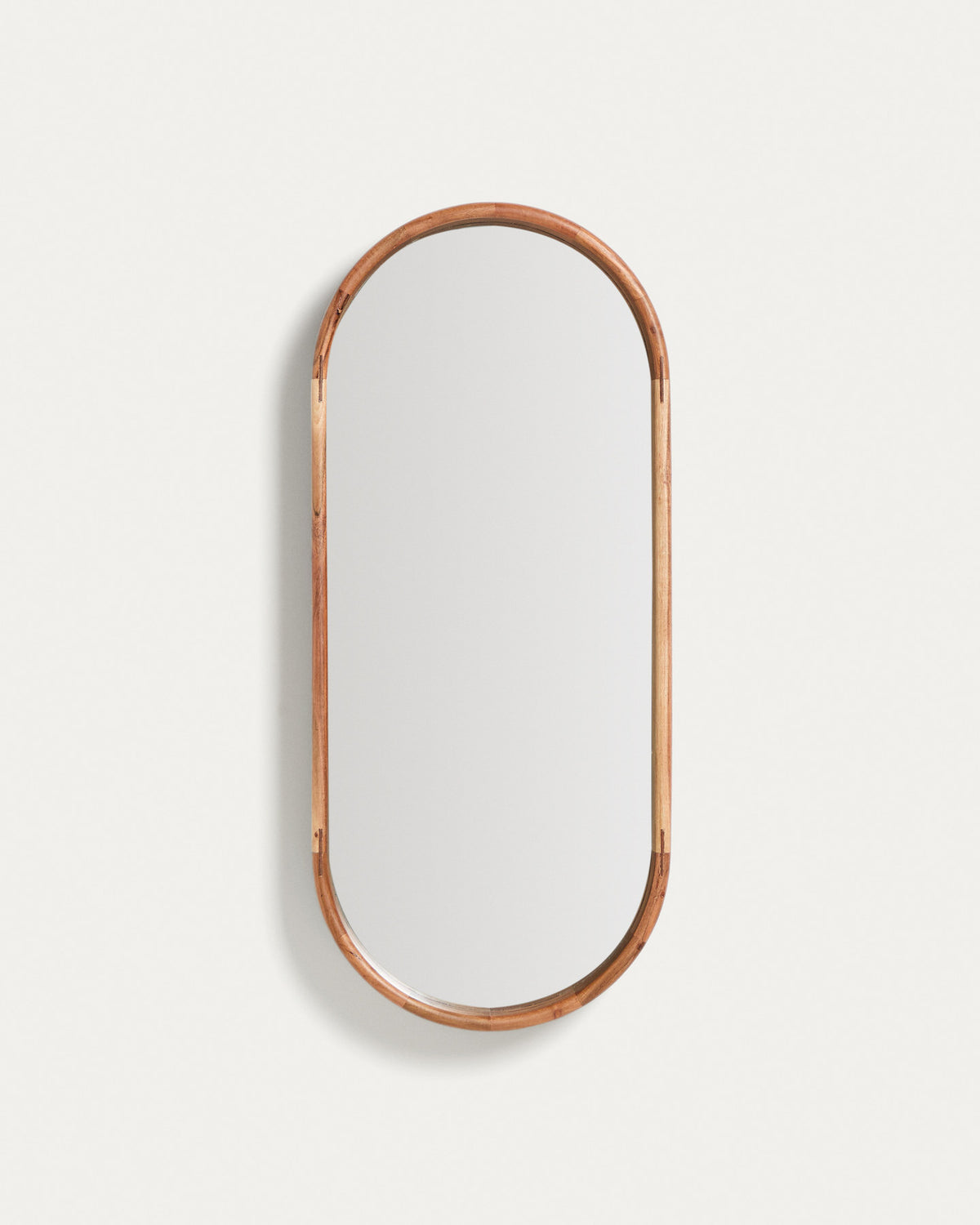 Spiegel Berale aus Akazienholz, 76 x 33 cm in Braun präsentiert im Onlineshop von KAQTU Design AG. Wandspiegel ist von Kave Home