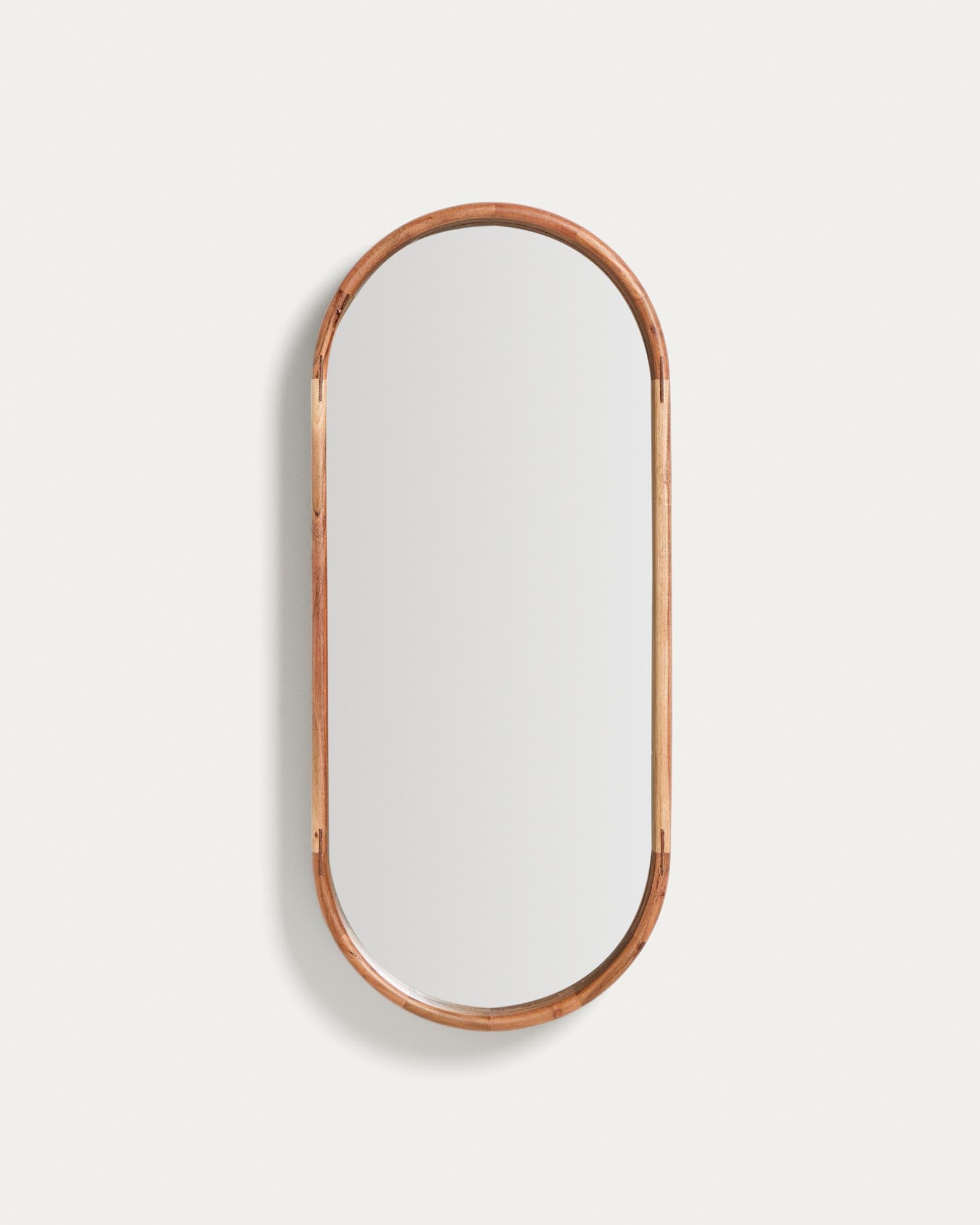 Spiegel Berale aus Akazienholz, 76 x 33 cm in Braun präsentiert im Onlineshop von KAQTU Design AG. Wandspiegel ist von Kave Home