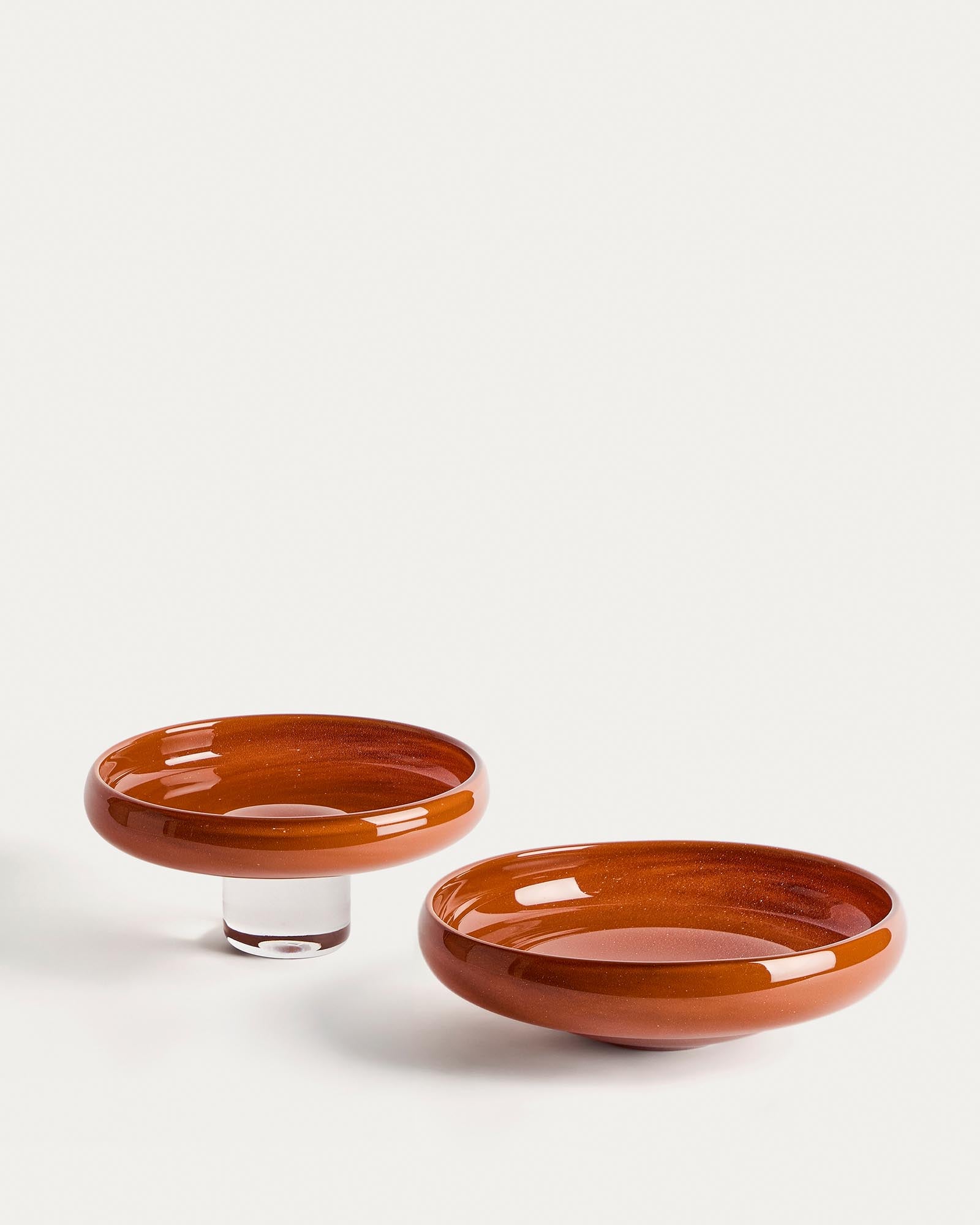 Faszinierender Tafelaufsatz Denuo aus strahlendem rotem Glas, Ø 28 cm, perfekt für festliche Anlässe und kreative Tischgestaltungen.