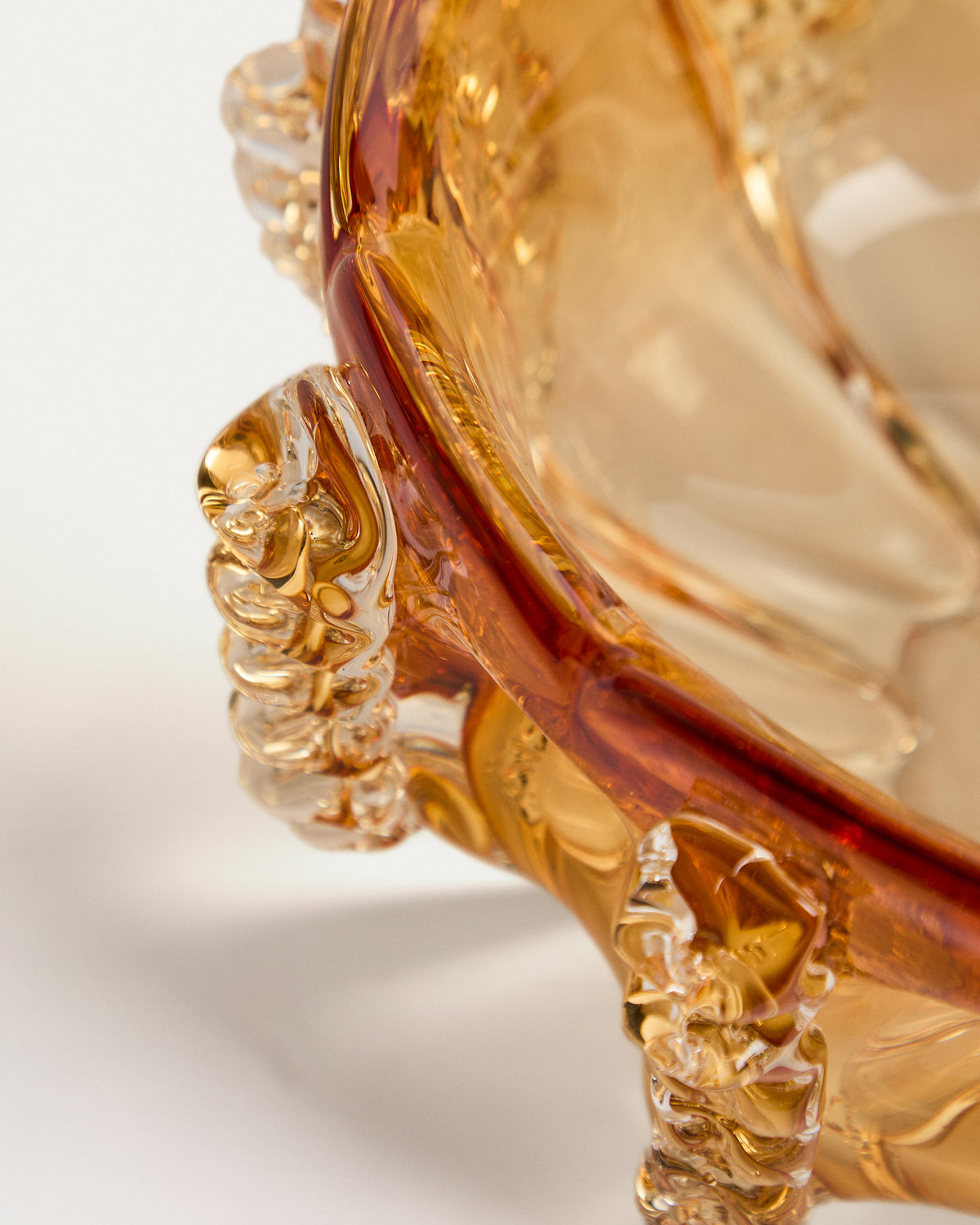 Tafelaufsatz Nicora aus orangefarbenem Glas, Ø 30 cm in Transparent präsentiert im Onlineshop von KAQTU Design AG. Vase ist von Kave Home