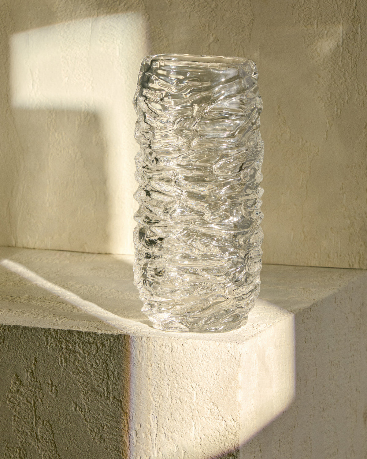 Vase Vorma aus transparentem Glas, 29,5 cm in Transparent präsentiert im Onlineshop von KAQTU Design AG. Vase ist von Kave Home