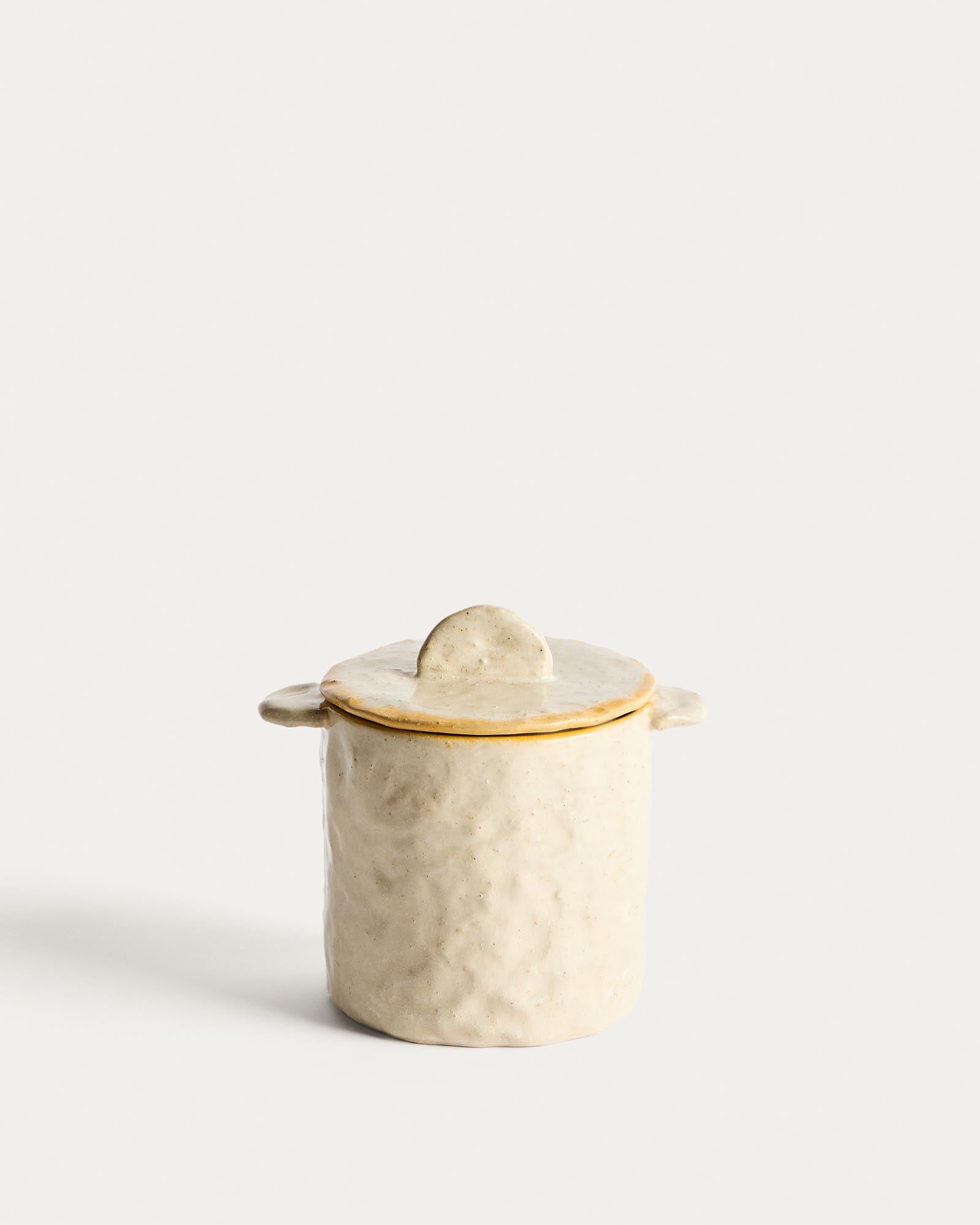 Topf Belor aus Keramik in Weiss, 13,5 cm in Weiss präsentiert im Onlineshop von KAQTU Design AG. Aufbewahrungsbehälter ist von Kave Home