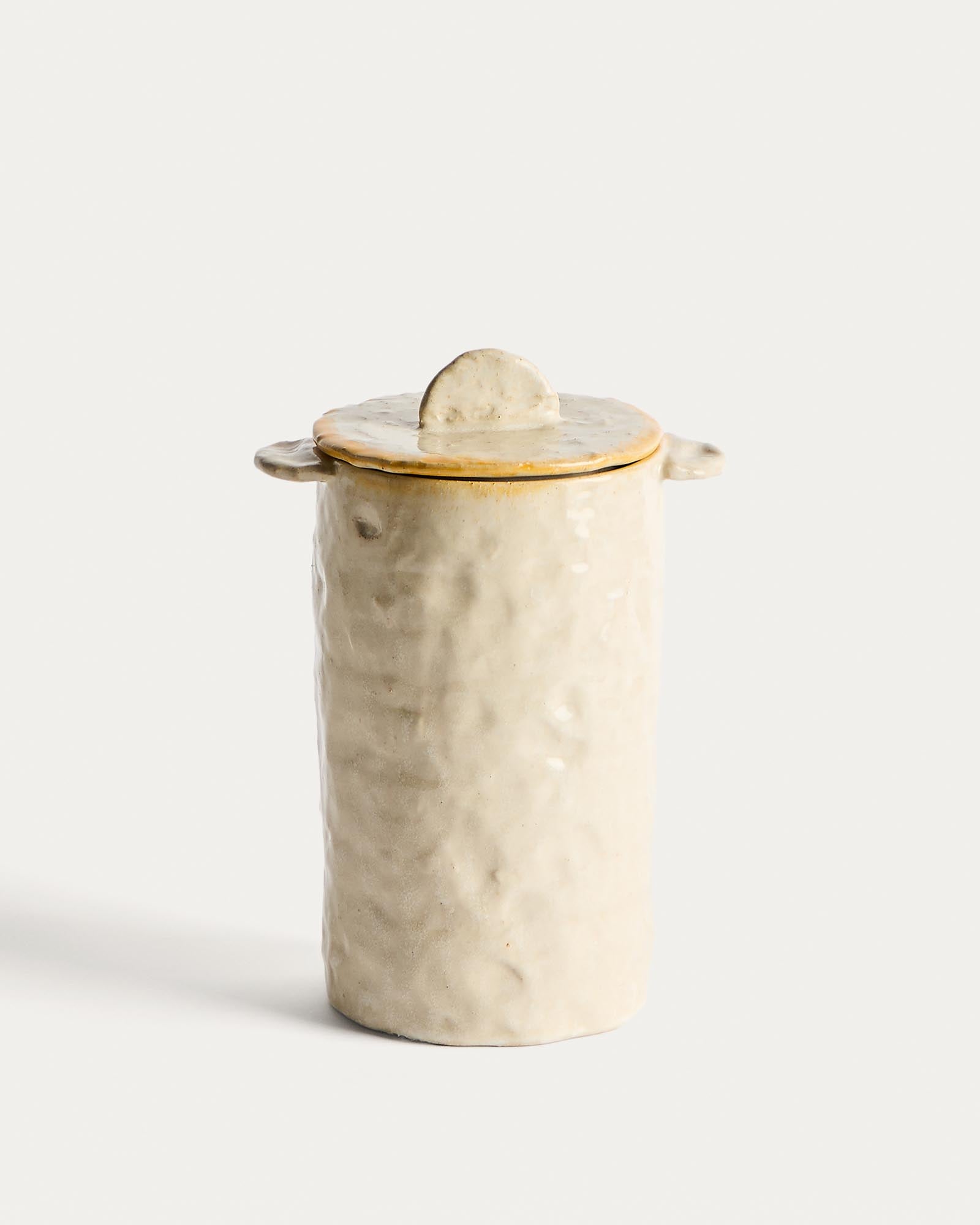 Topf Belor aus Keramik in Weiss, 22 cm in Weiss präsentiert im Onlineshop von KAQTU Design AG. Aufbewahrungsbehälter ist von Kave Home