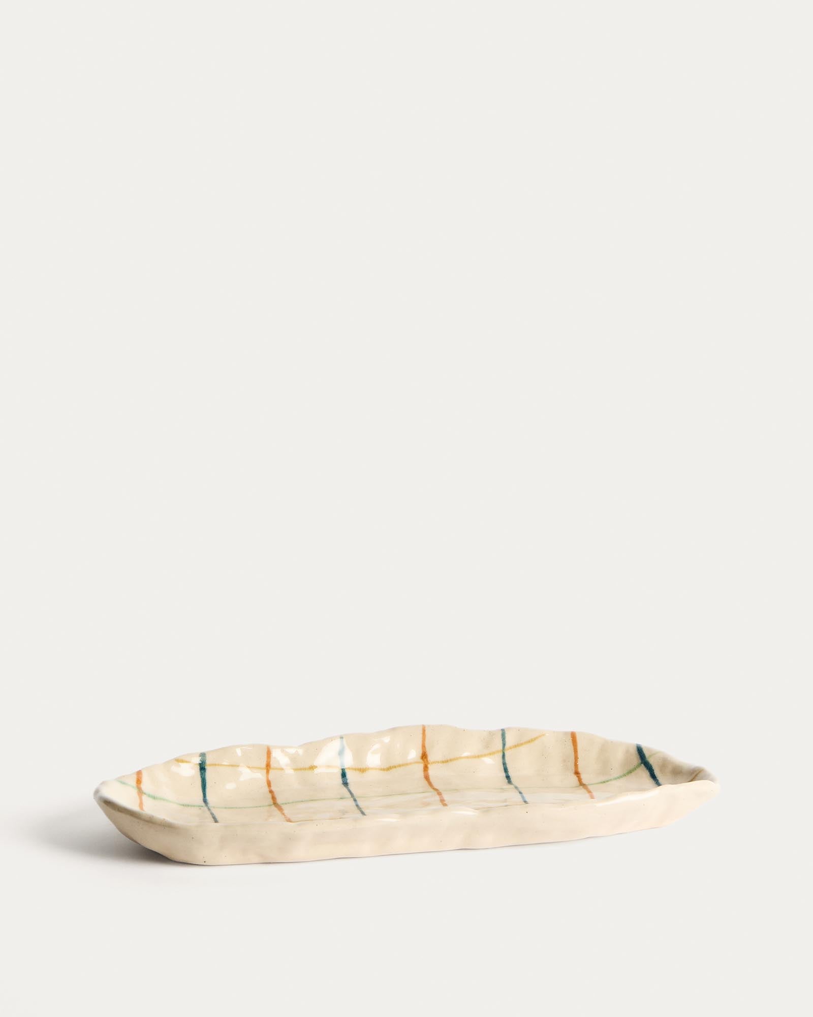 Tablett Belor aus Keramik mit bunten Linien, 31,8 x 13 cm in Weiss präsentiert im Onlineshop von KAQTU Design AG. Tablett ist von Kave Home