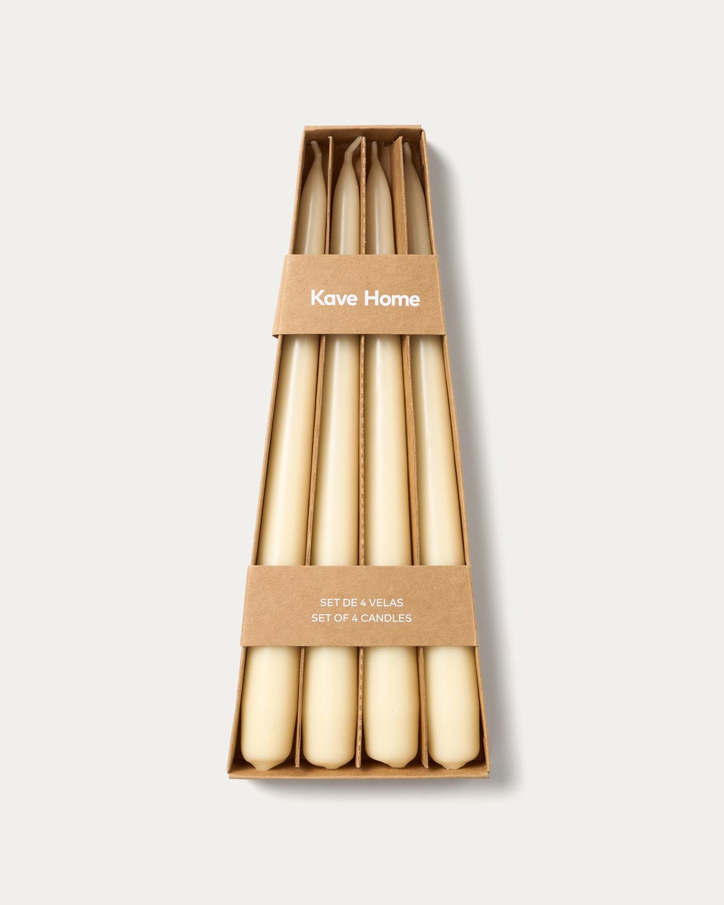 Set Talinen mit 4 weißen Kerzen in Weiß präsentiert im Onlineshop von KAQTU Design AG. Kerzen ist von Kave Home