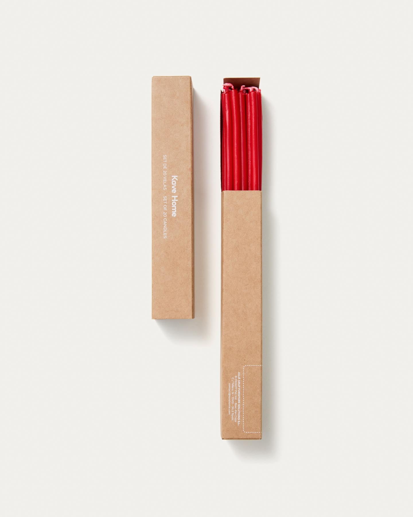 Set Solvin mit 20 roten Kerzen in Rot präsentiert im Onlineshop von KAQTU Design AG. Kerzen ist von Kave Home