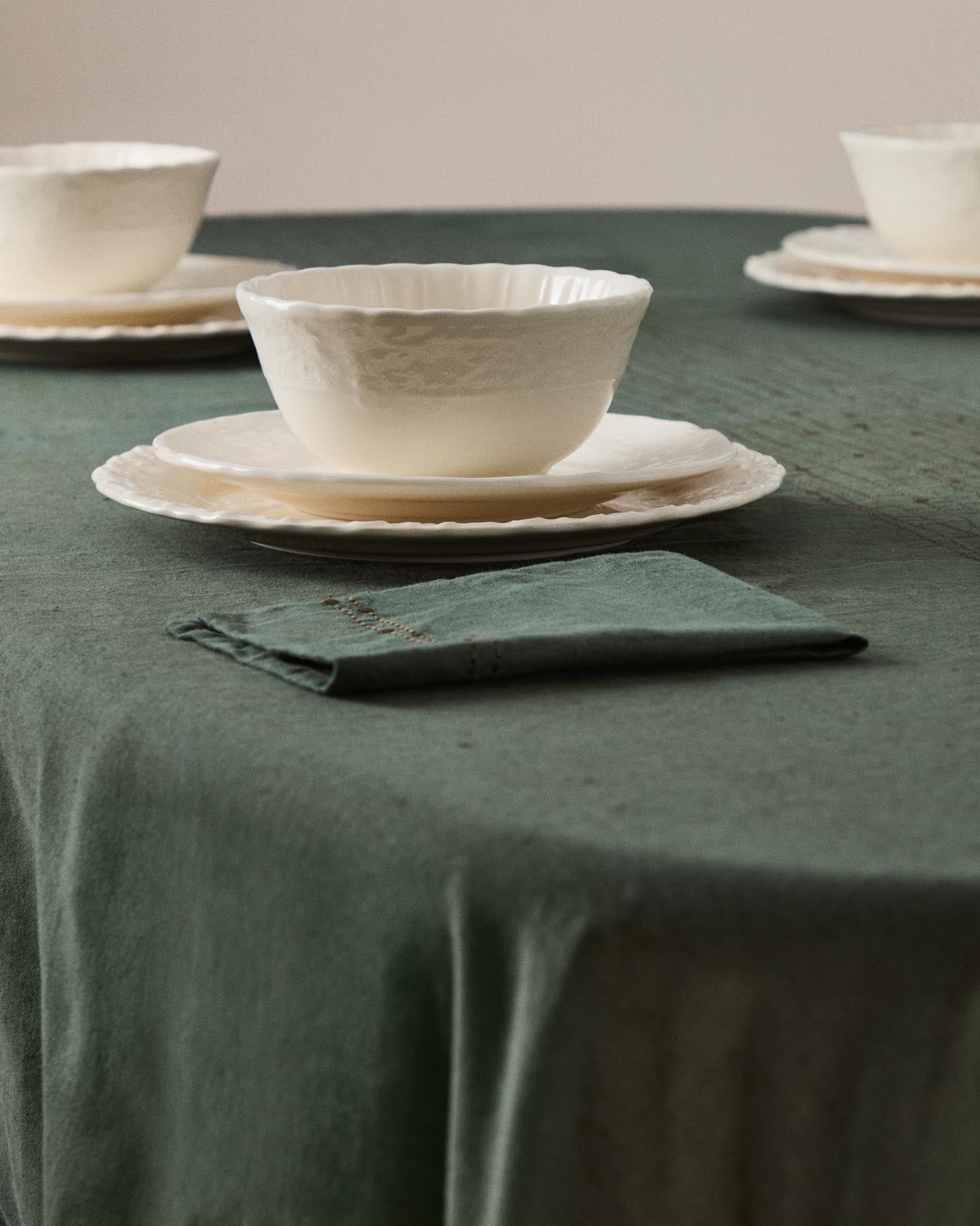 Schale Varla aus Keramik in Beige in Beige präsentiert im Onlineshop von KAQTU Design AG. Schale ist von Kave Home