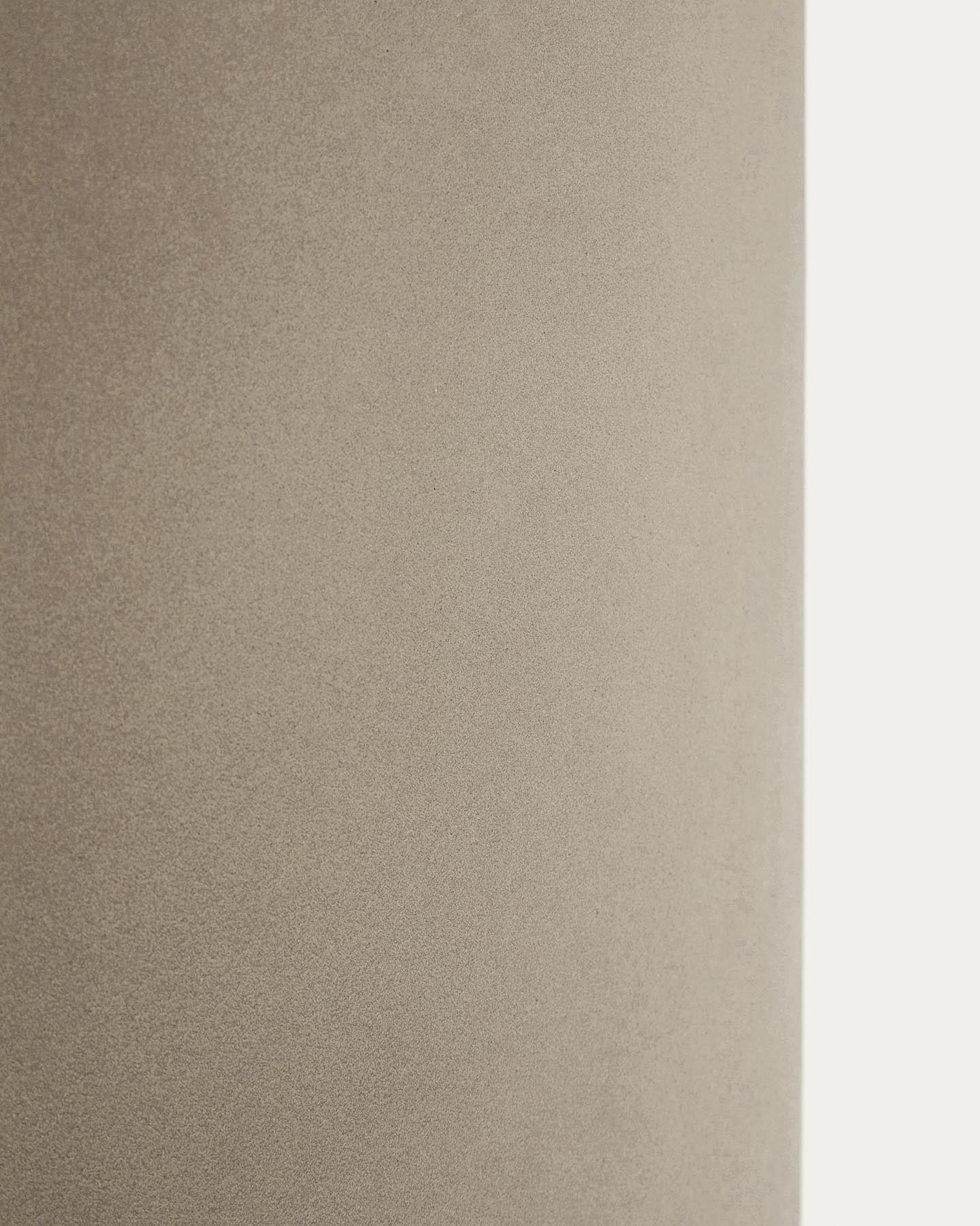 Blumentopf Aiguablava aus grauem Zement, Ø 52 cm in Beige präsentiert im Onlineshop von KAQTU Design AG. Blumentopf ist von Kave Home