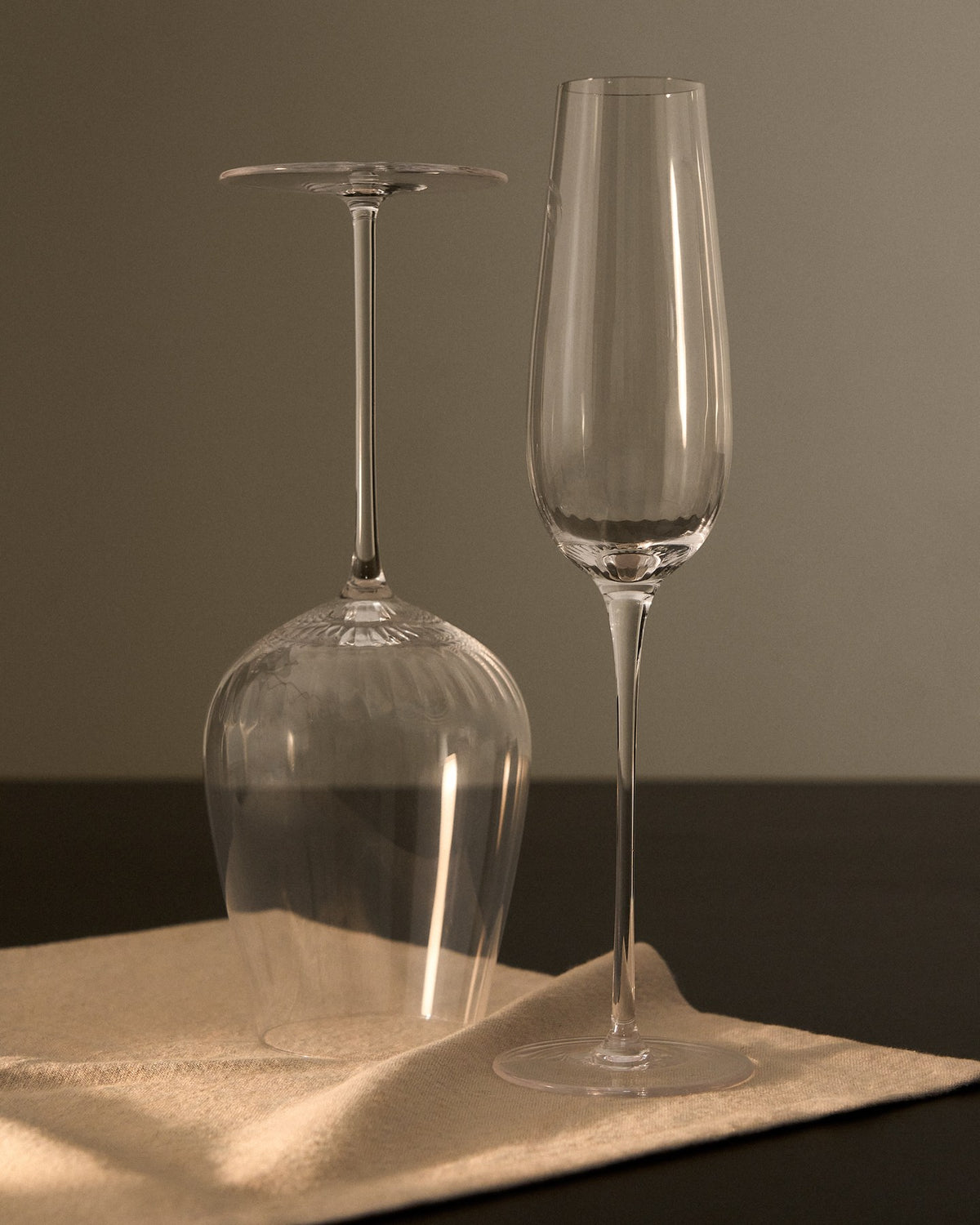 Transparentes Sektglas Davel aus Klarglas mit abgerundetem Boden und schlanker Silhouette, Fassungsvermögen 21,5 cl, von Kave Home