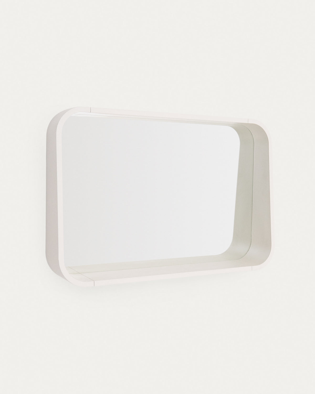 Spiegel Salaya aus Eschenschichtholz mit beigefarbener Lackierung 90 x 60 cm in Hellgrau präsentiert im Onlineshop von KAQTU Design AG. Wandspiegel ist von Kave Home