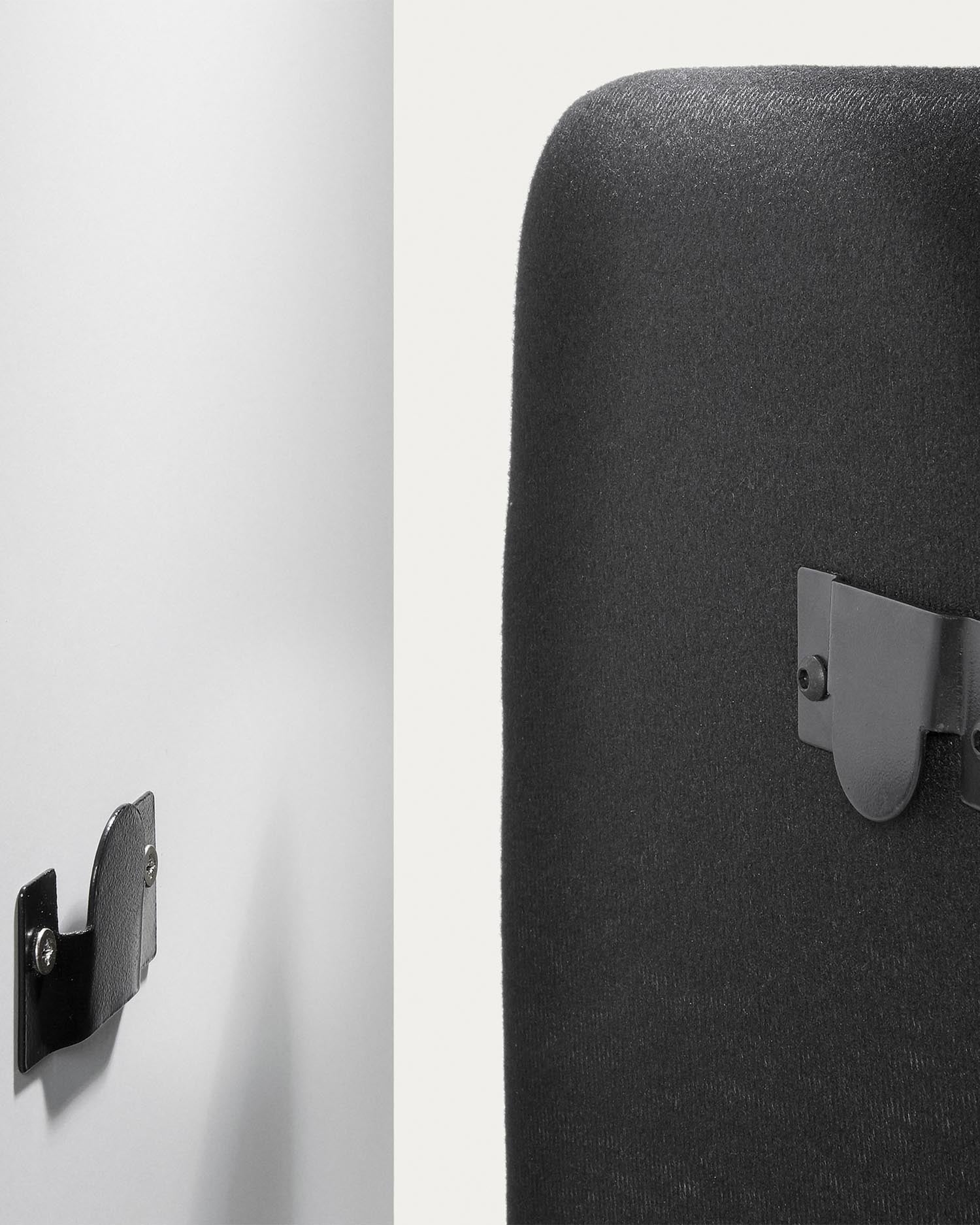 Elegantes Dyla Bett von Kave Home in zeitlosem Hellgrau, mit pflegeleichtem, abnehmbarem Bezug und stabilen Buchenbeinen, ideal für 90 x 190 cm Matratzen.