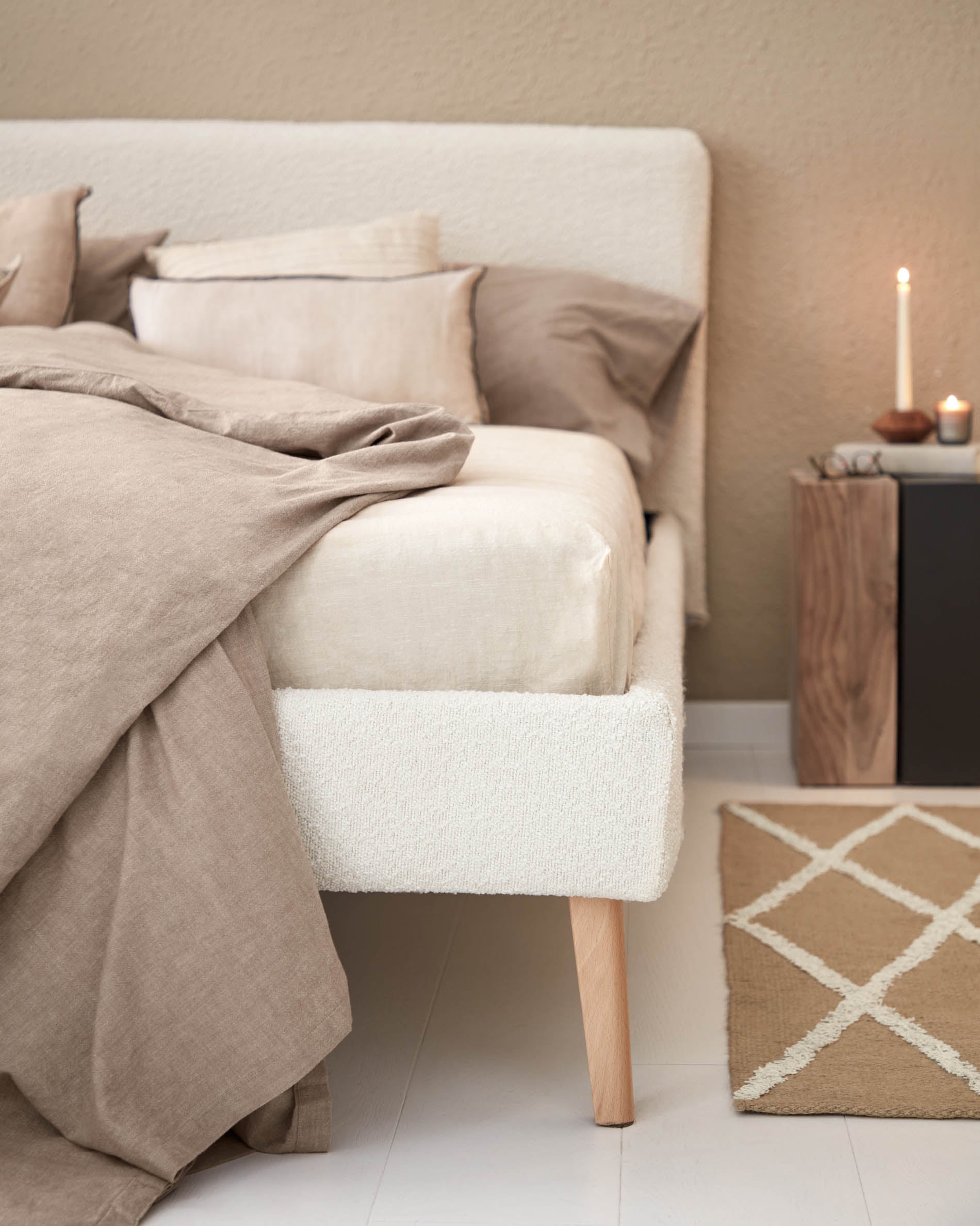 Stilvoller Dyla Bezug in elegantem Weiss aus Bouclé für 160x200 cm Betten von Kave Home: Hochwertig, vielseitig und komfortabel für Ihr Schlafzimmer.