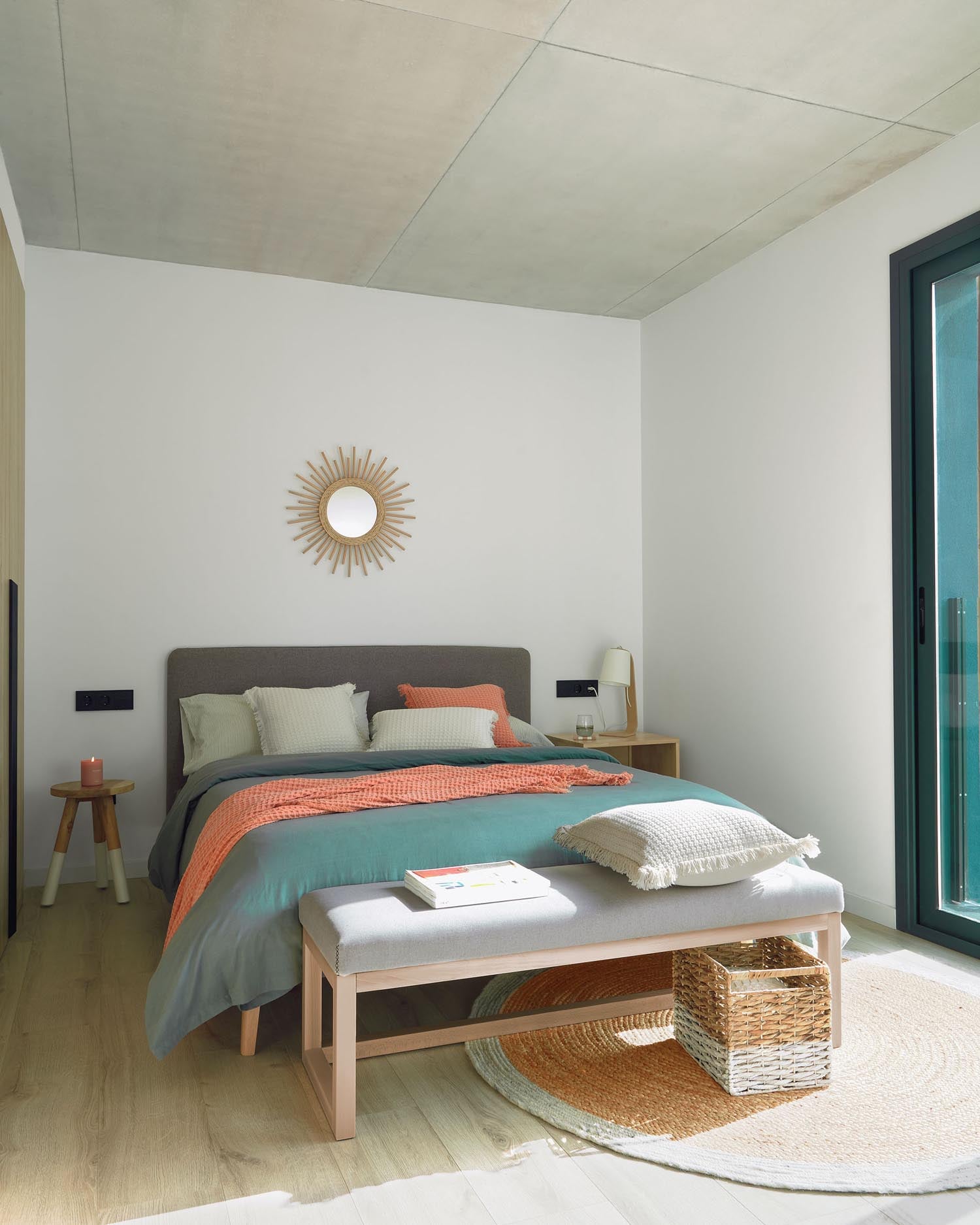 Moderner grauer Dyla Bettbezug von Kave Home, ideal für 160x200 cm Matratzen. Perfekt für ein stilvolles Schlafzimmer.