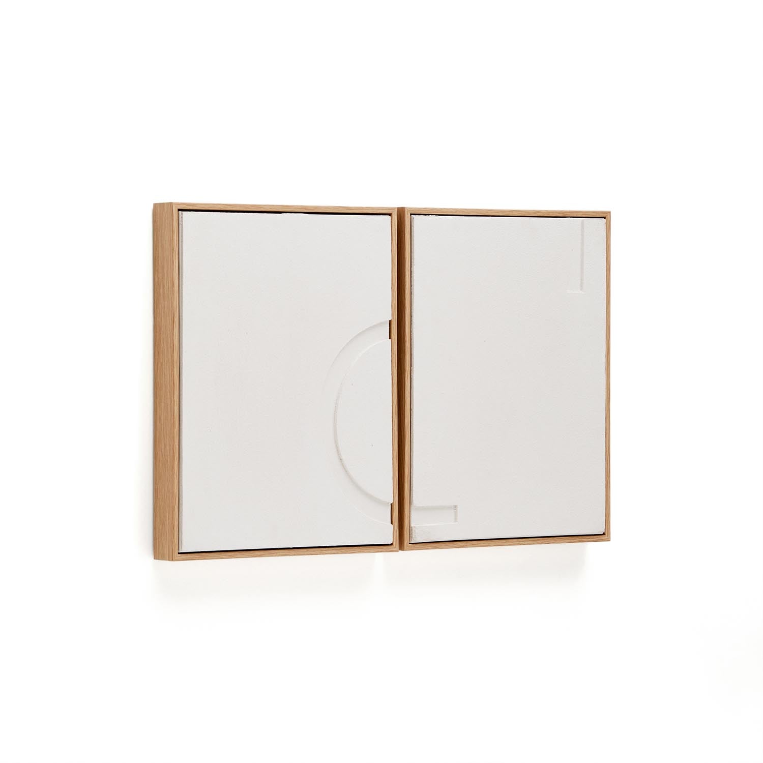 Entdecken Sie das Sefri 2er Set Bilder in Weiss (30 x 40 cm) von Kave Home – stilvolle Wanddekoration für modernes Wohnen, zeitlose Eleganz und hochwertige Materialien.