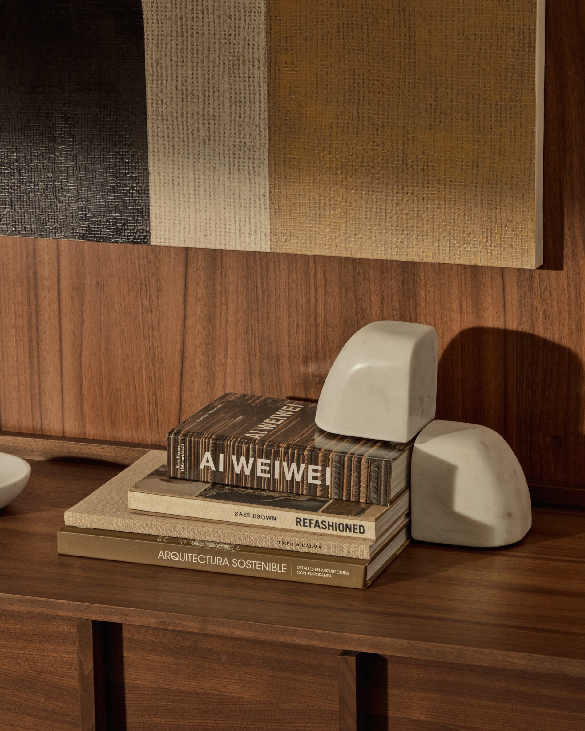 Entdecken Sie die 100 x 80 cm große abstrakte Leinwand Tonol in Braun von Kave Home – ein stilvolles Kunstwerk, das jeden Raum aufwertet.