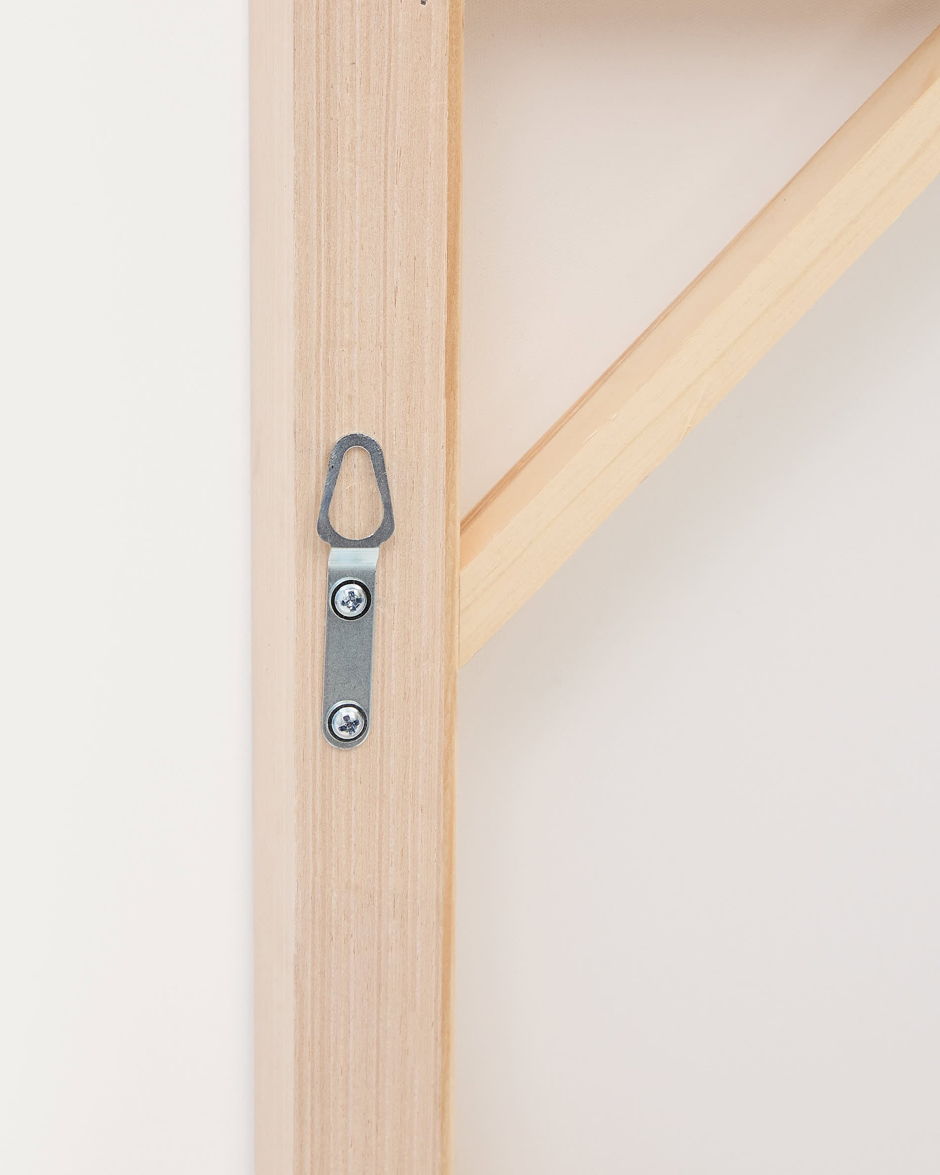 Setzen Sie stilvolle Akzente in Ihrem Zuhause mit dem abstrakten Bild Selnar von Kave Home (122 x 32 cm) in eleganten Grautönen.