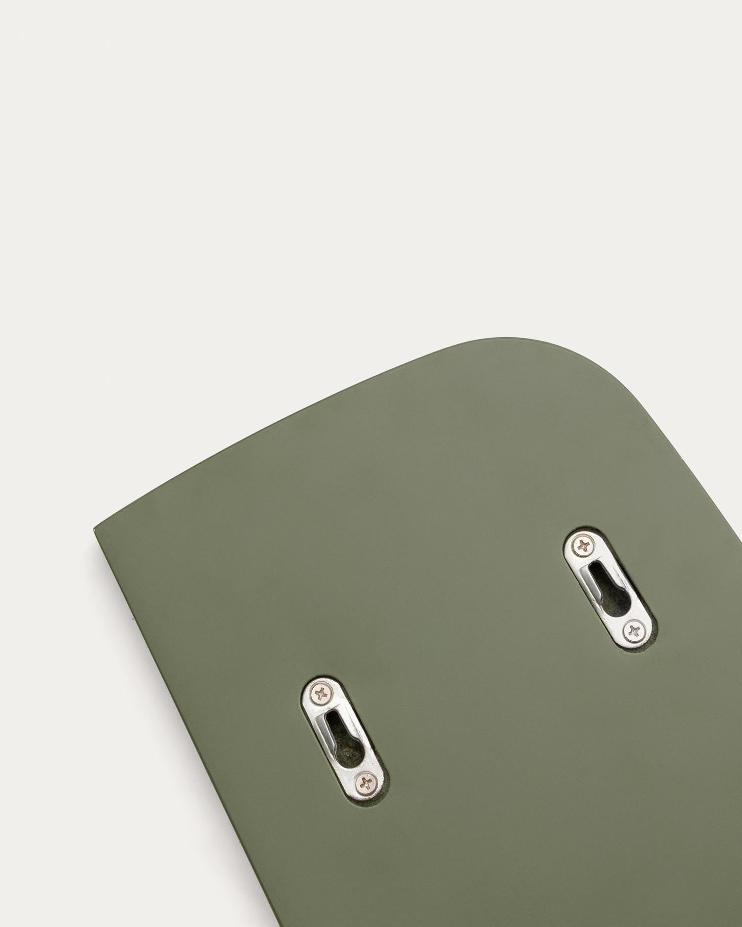 Gestalten Sie Ihre Wände neu mit dem Danei Wandpaneel in Weiss und Grün (50 x 30 cm) von Kave Home – ein modernes Kunstwerk für jeden Raum.