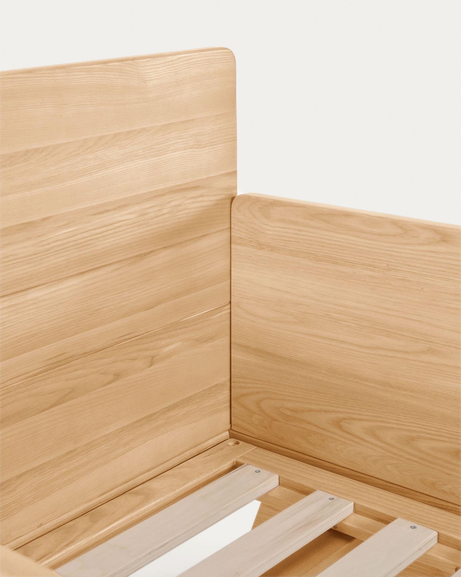 Das anpassungsfähige Gitterbett Maralis aus massivem Buchenholz 70 x 140 cm bietet langlebige Qualität, Sicherheit und stilvolles Design für Ihr Kind.