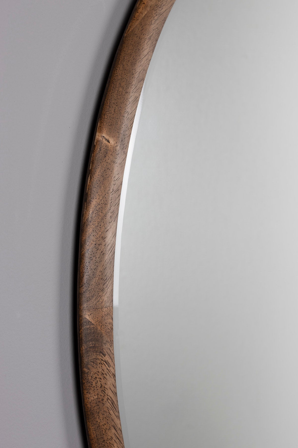 Gale Mirror in Braun präsentiert im Onlineshop von KAQTU Design AG. Wandspiegel ist von Dutchbone