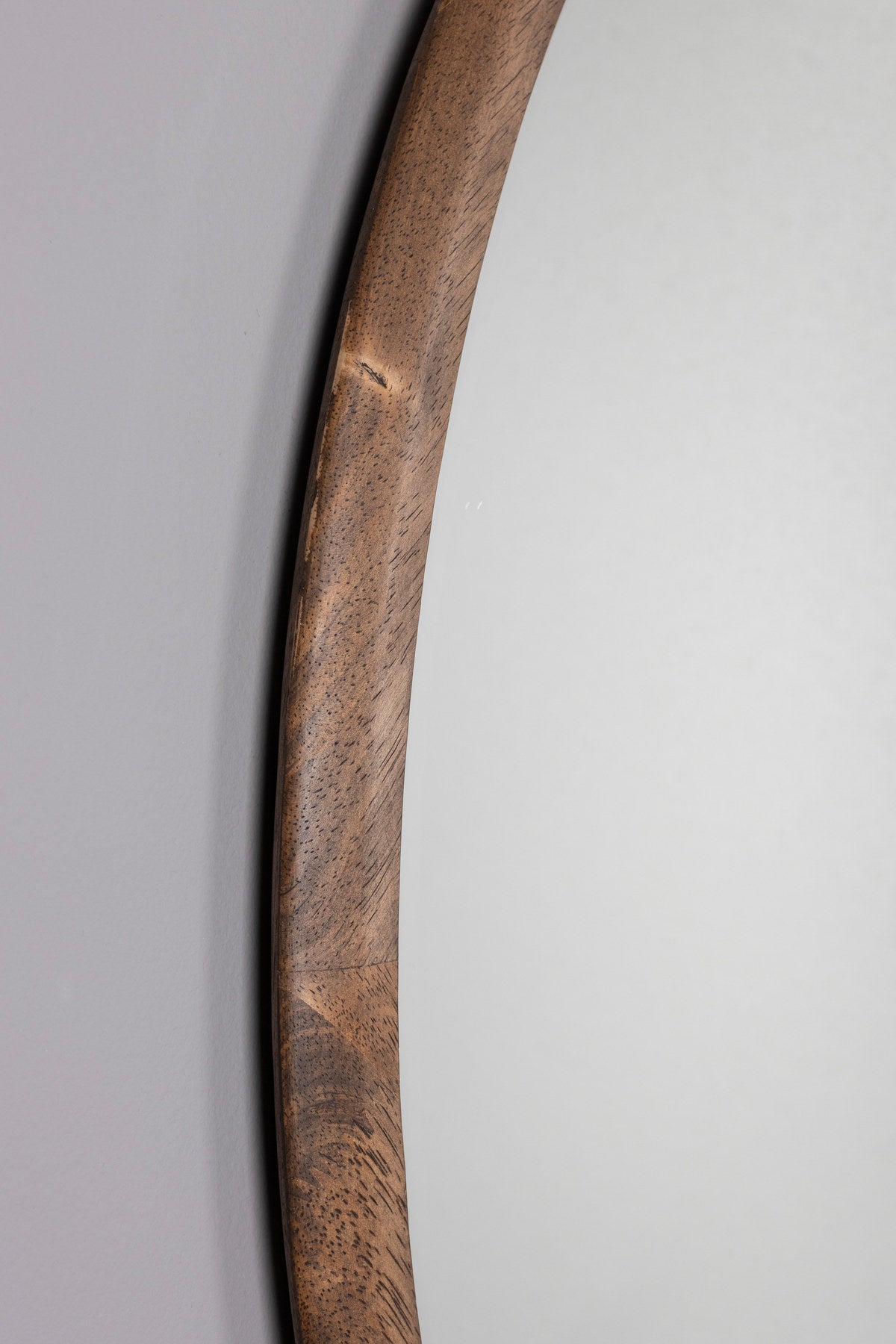 Gale Mirror in Braun präsentiert im Onlineshop von KAQTU Design AG. Wandspiegel ist von Dutchbone