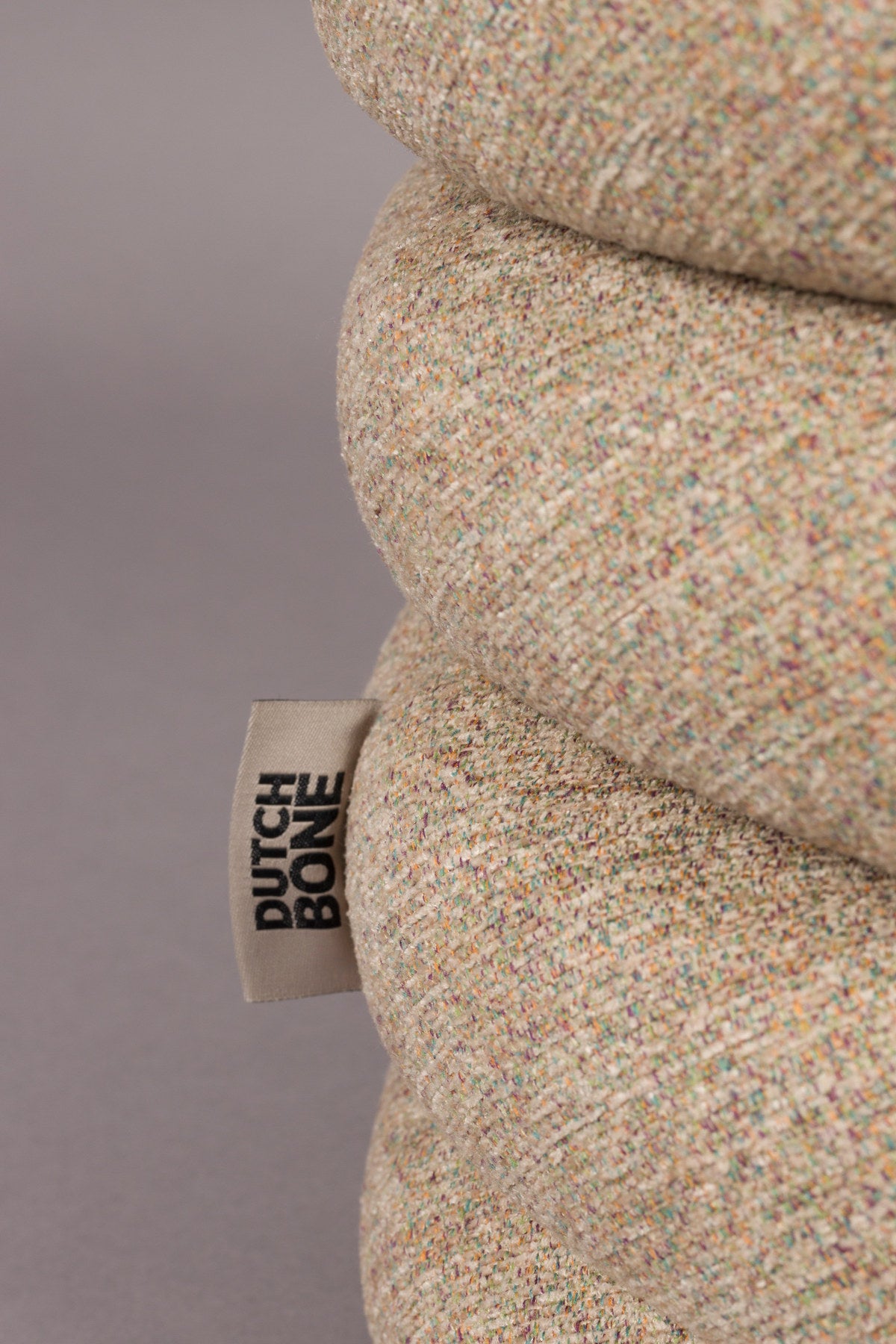 Fern Hocker in Beige präsentiert im Onlineshop von KAQTU Design AG. Pouf ist von Dutchbone