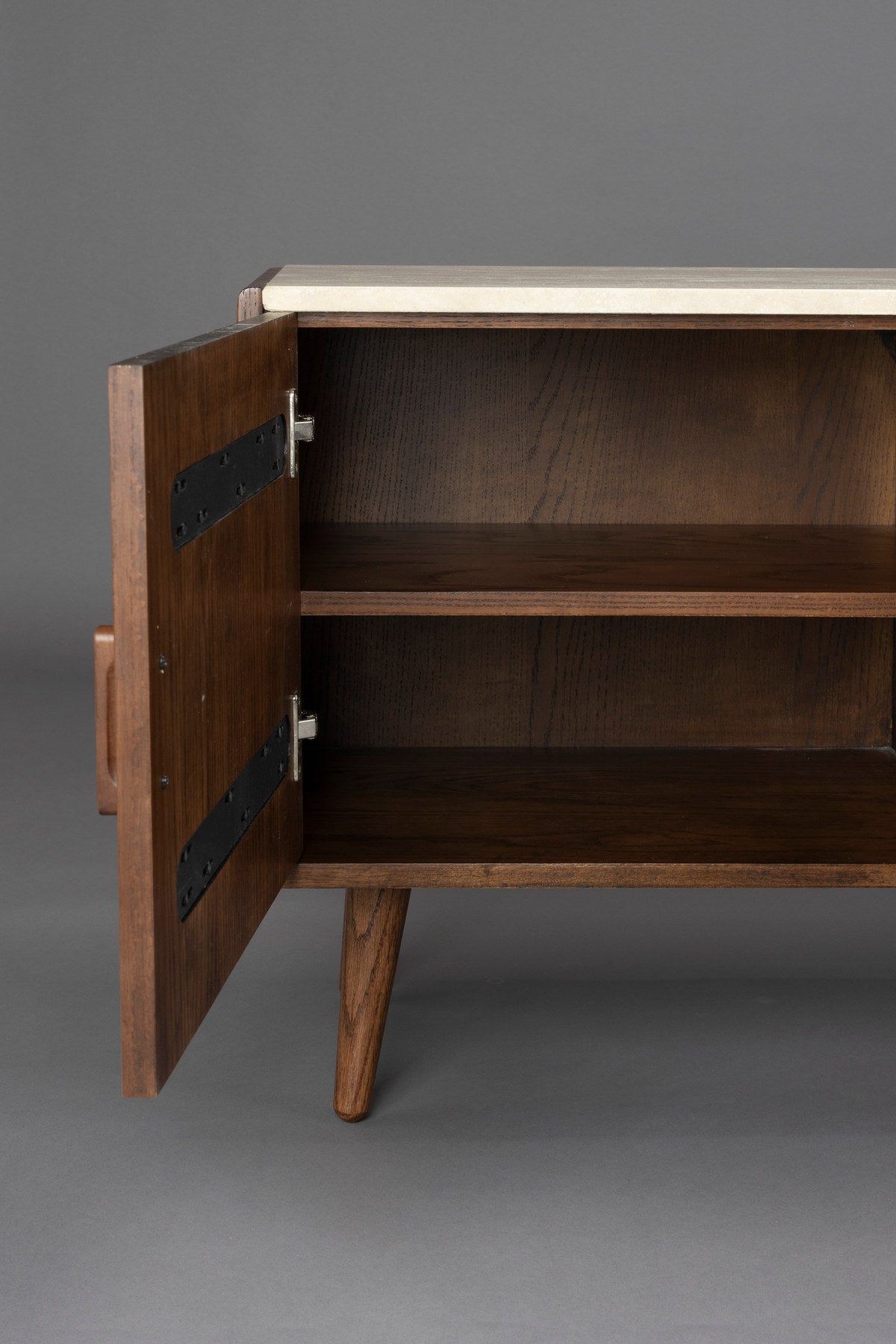 Sideboard Arda in Beige präsentiert im Onlineshop von KAQTU Design AG. Sideboard ist von Dutchbone