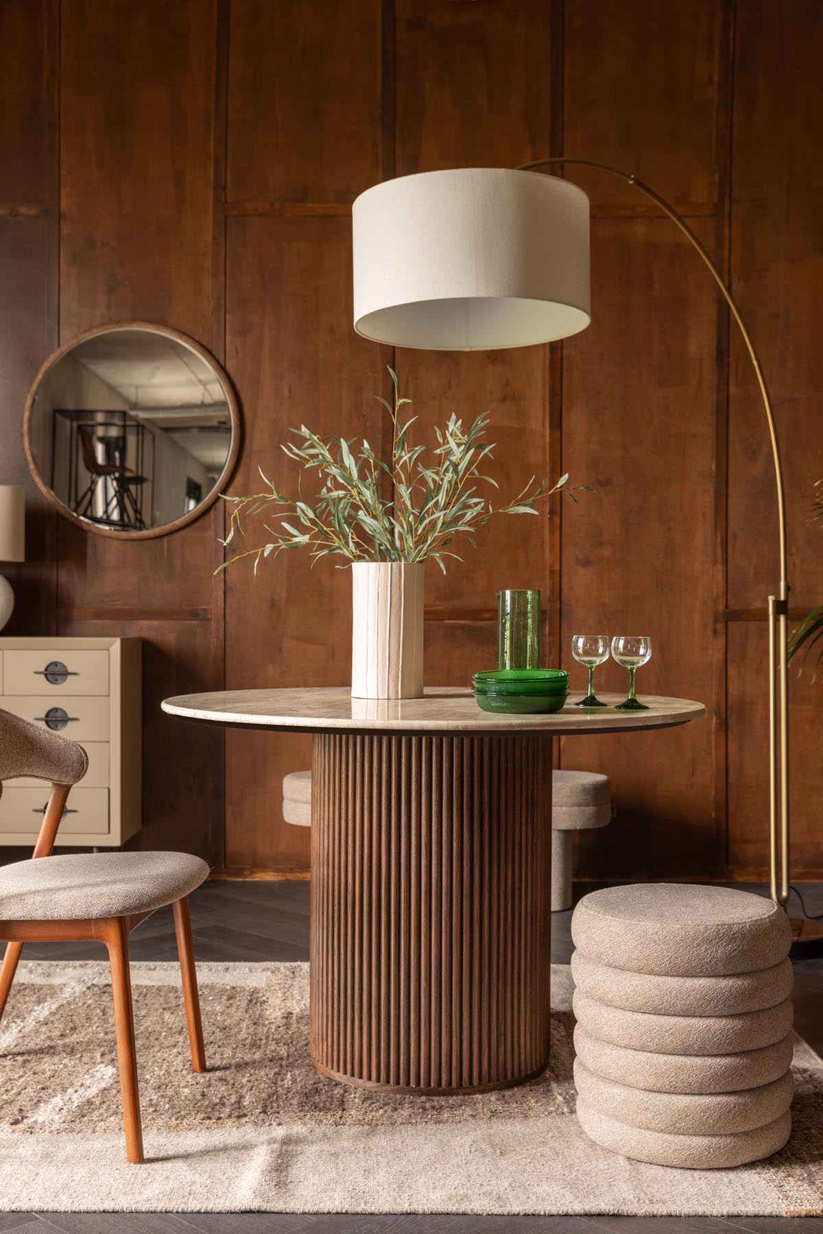 Archie Stehleuchte in Gold präsentiert im Onlineshop von KAQTU Design AG. Stehleuchte ist von Dutchbone