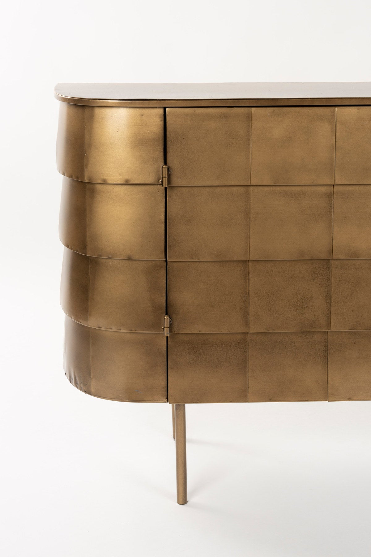 Hanna Sideboard in Gold präsentiert im Onlineshop von KAQTU Design AG. Sideboard ist von Dutchbone