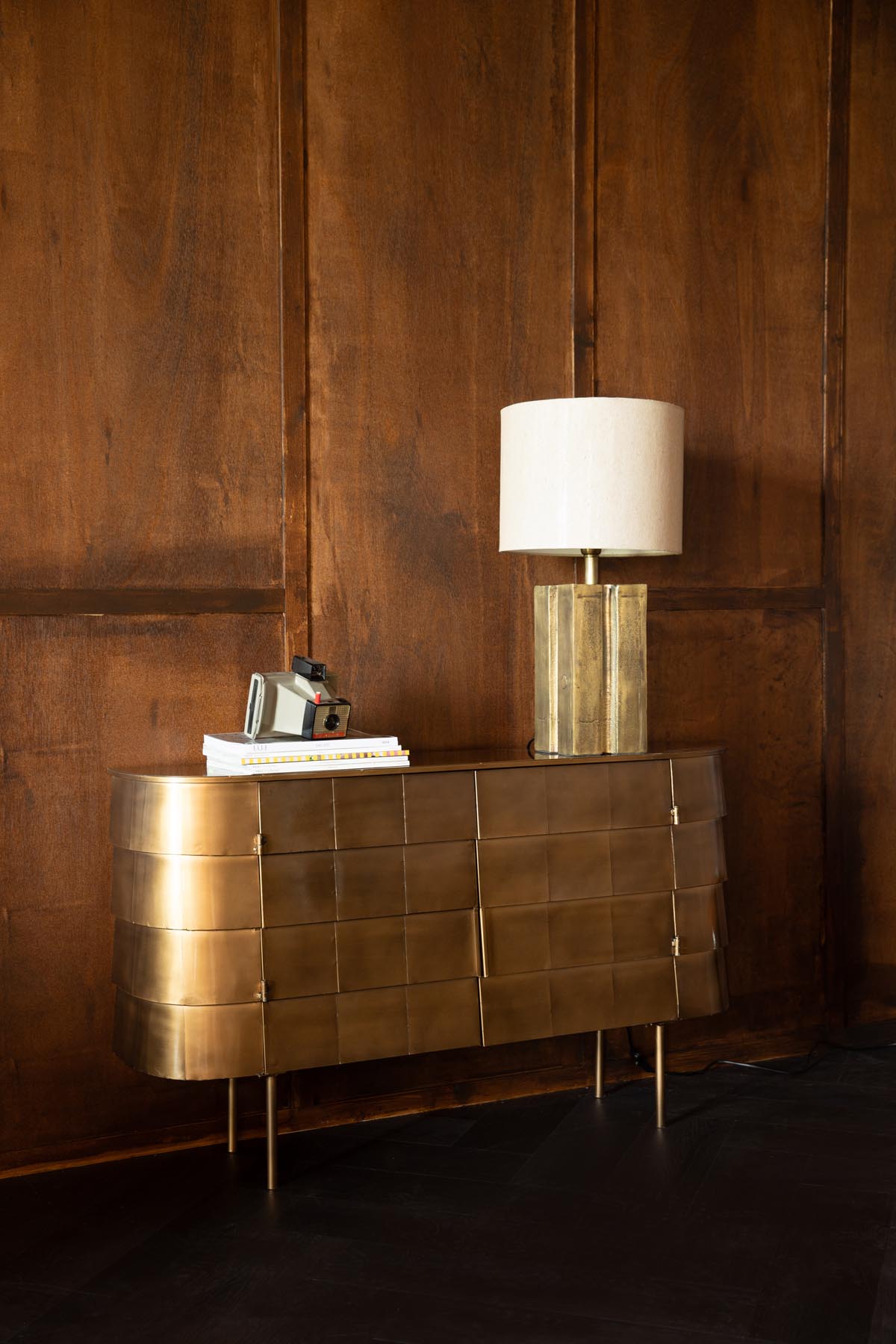 Hanna Sideboard in Gold präsentiert im Onlineshop von KAQTU Design AG. Sideboard ist von Dutchbone