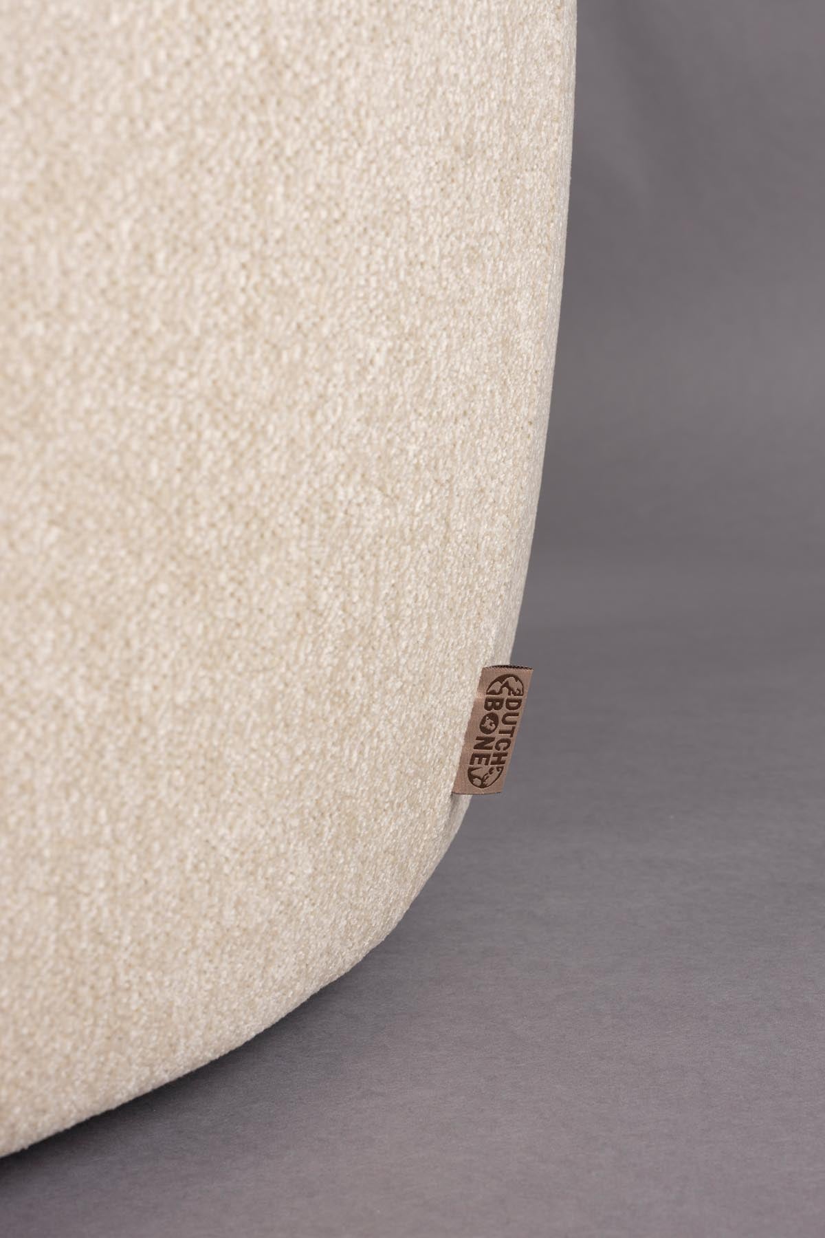 Rocca Lounge Stuhl in Latte präsentiert im Onlineshop von KAQTU Design AG. Sessel ist von Dutchbone