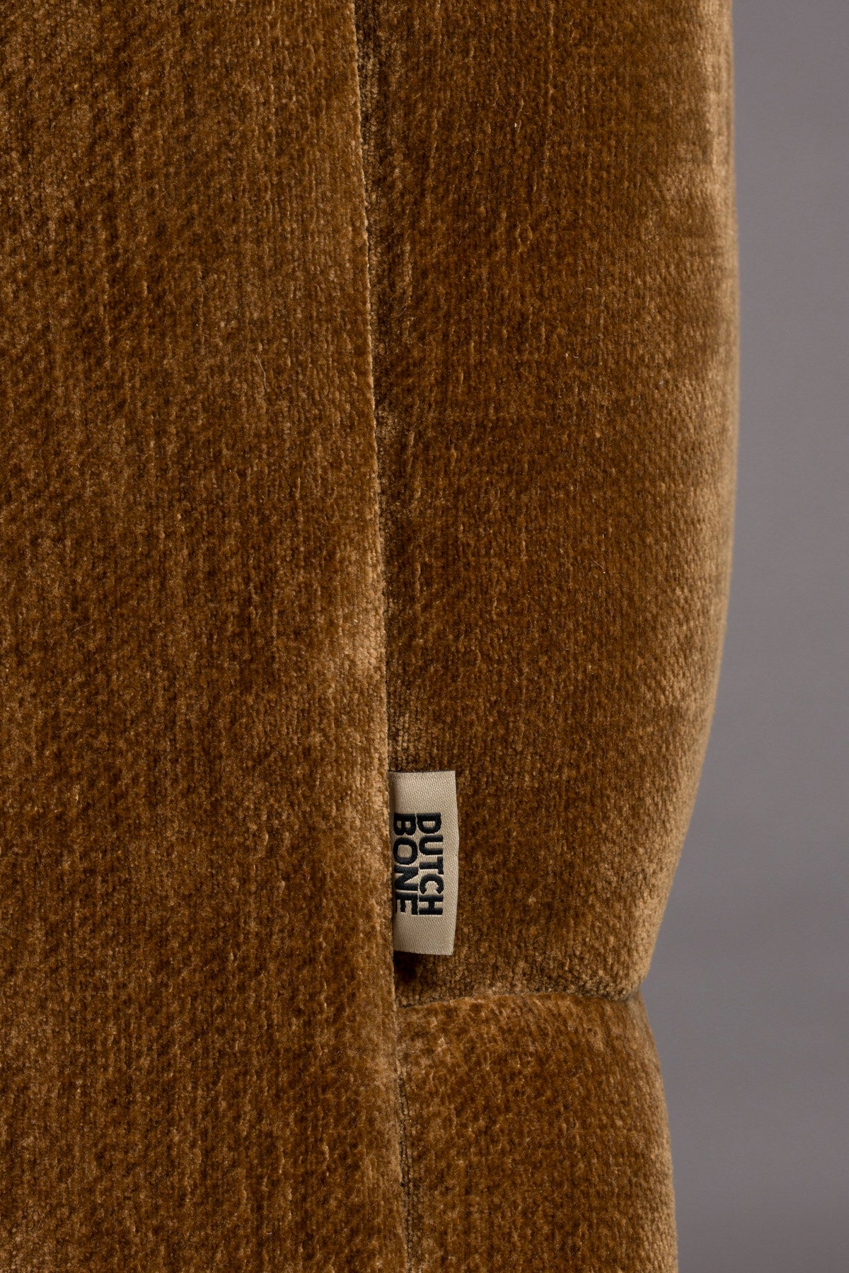 Sofa Douglas in Cognac präsentiert im Onlineshop von KAQTU Design AG. 2er Sofa ist von Dutchbone