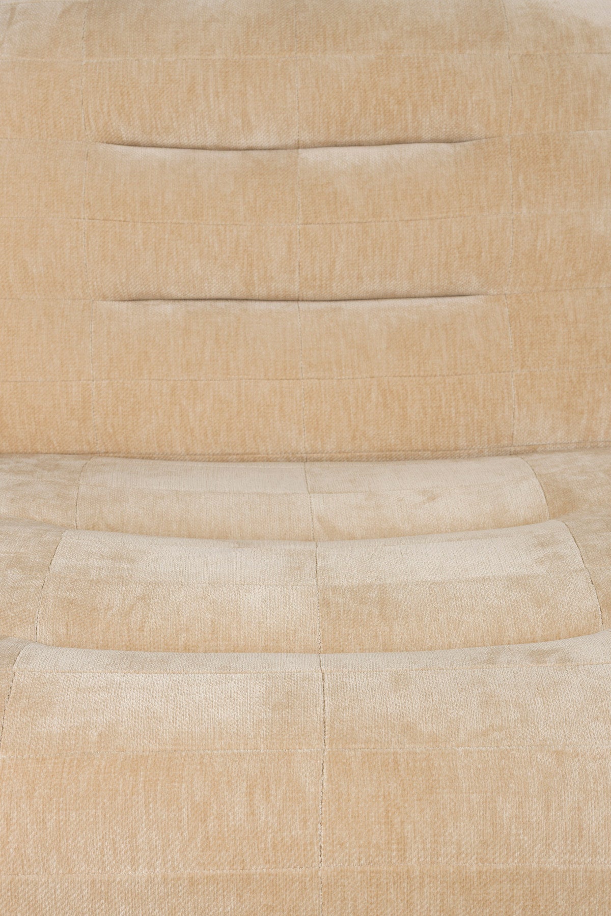 Loungesessel Wyatt in Beige präsentiert im Onlineshop von KAQTU Design AG. Sessel ist von Dutchbone