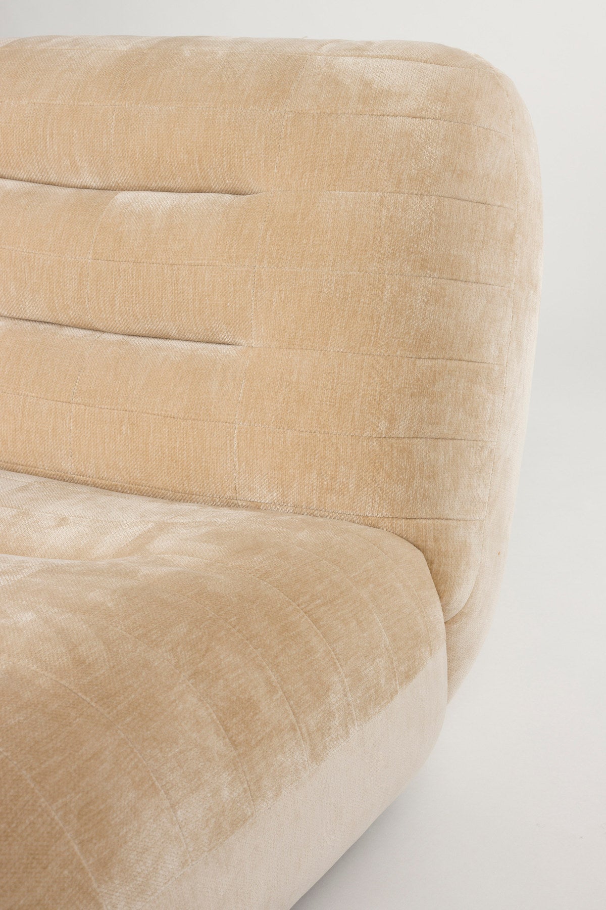 Loungesessel Wyatt in Beige präsentiert im Onlineshop von KAQTU Design AG. Sessel ist von Dutchbone