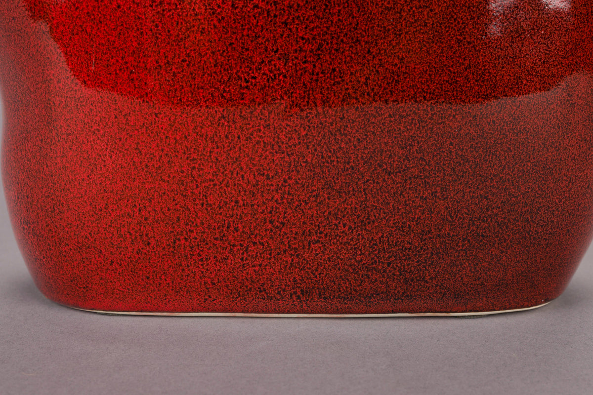 Vase Edna M in Rot präsentiert im Onlineshop von KAQTU Design AG. Vase ist von Dutchbone