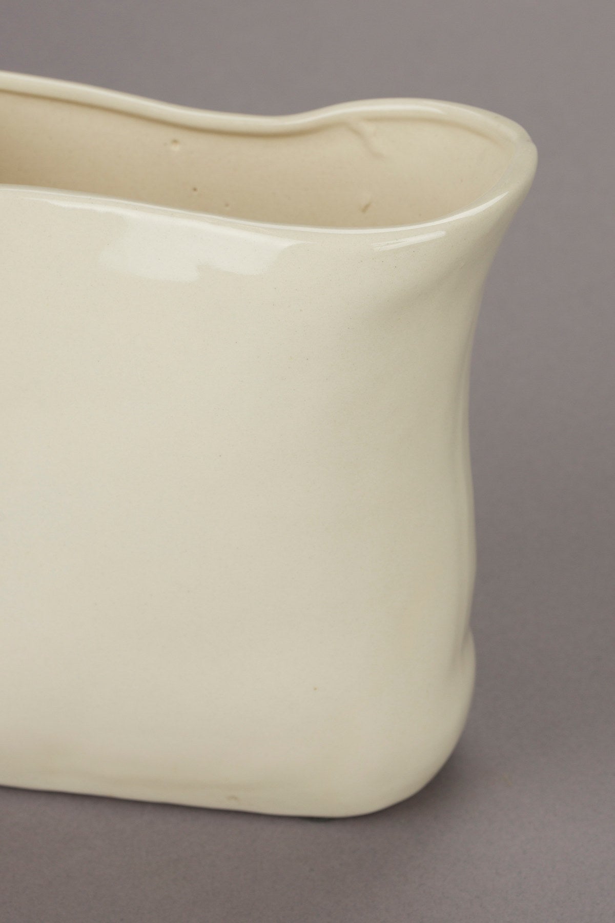 Vase Edna S in Beige präsentiert im Onlineshop von KAQTU Design AG. Vase ist von Dutchbone