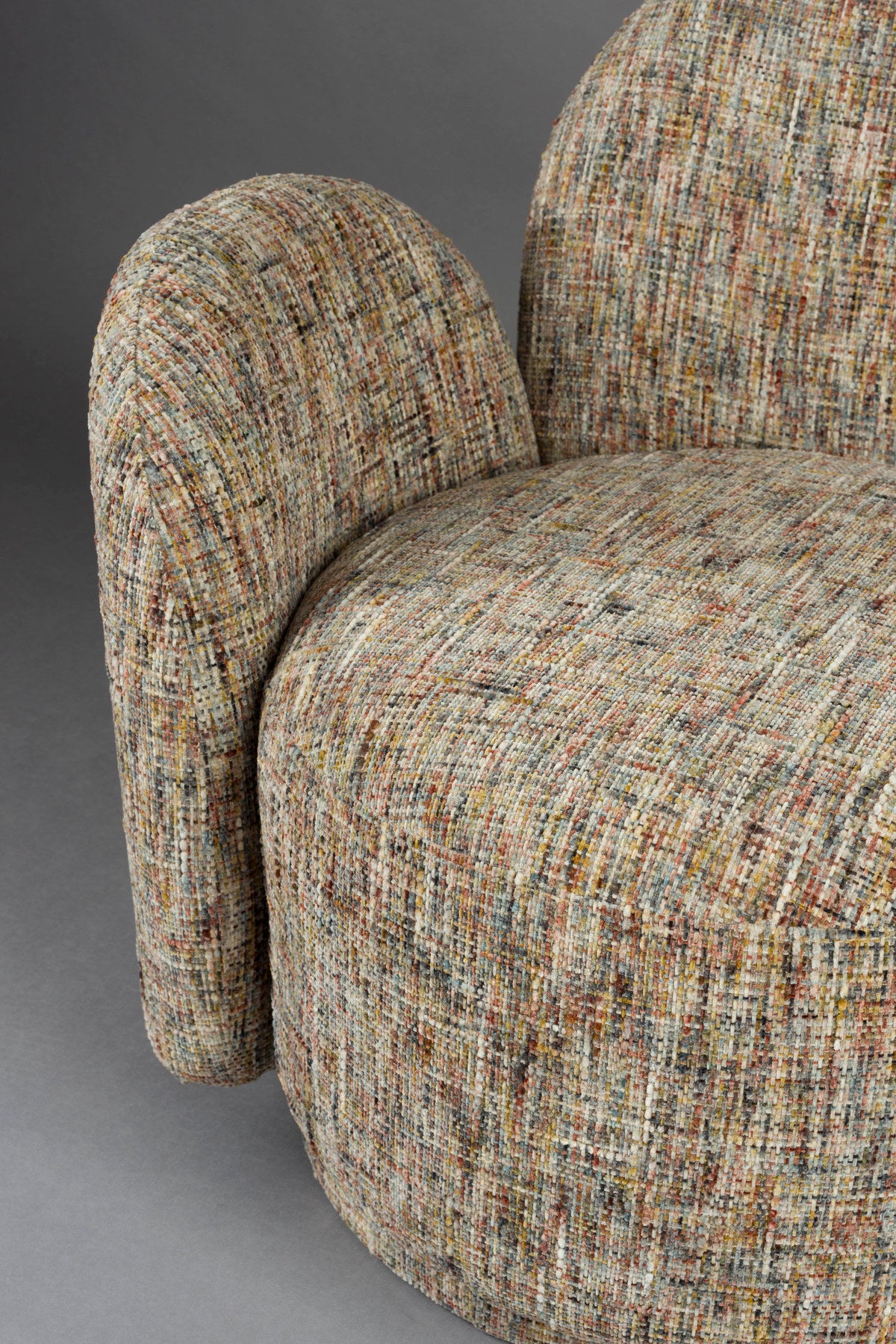 Sessel Rose Multicolour in Beige präsentiert im Onlineshop von KAQTU Design AG. Drehsessel ist von Dutchbone