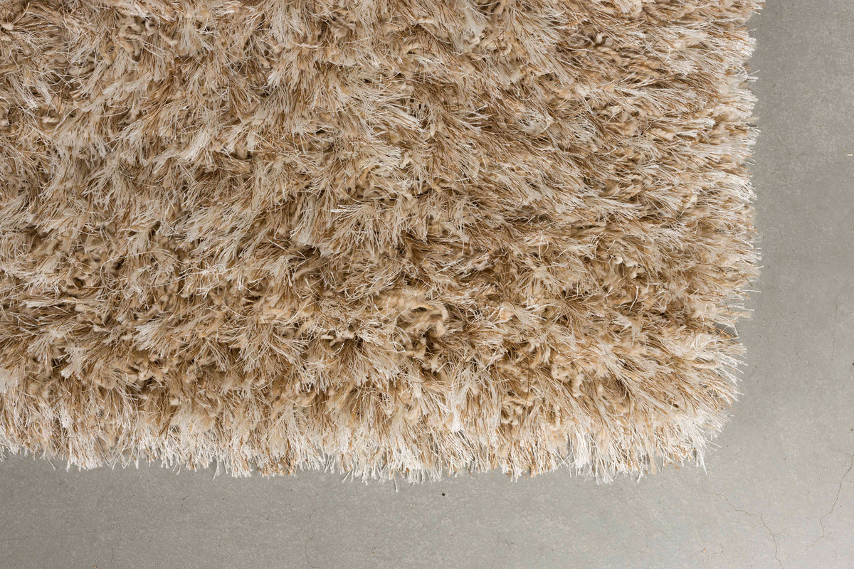 Teppich Hairy 160x230 in Beige präsentiert im Onlineshop von KAQTU Design AG. Teppich ist von Dutchbone