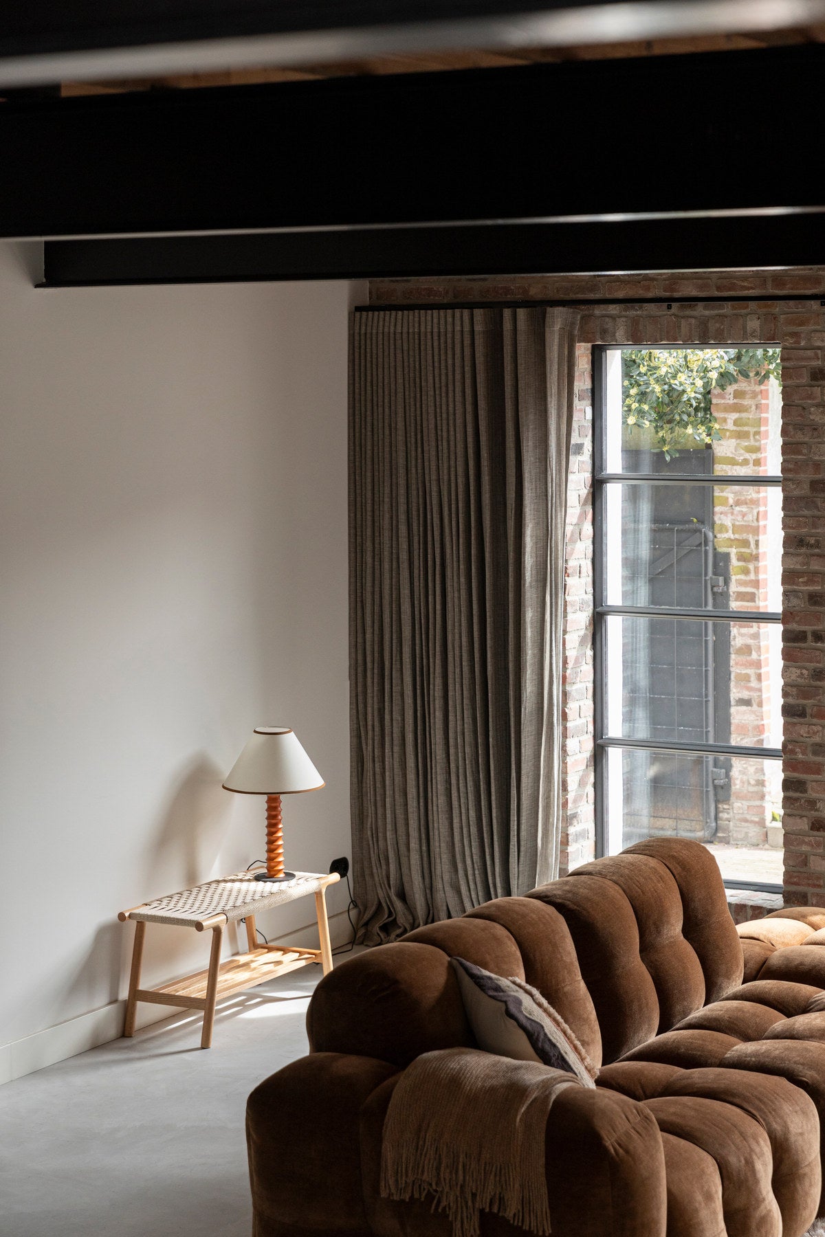 Bank Kintaro in Natural präsentiert im Onlineshop von KAQTU Design AG. Bank ist von Dutchbone