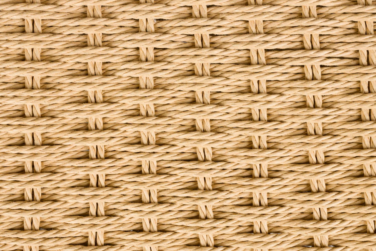 Erleben Sie den Stuhl Cecile Natural von Dutchbone – stilvolles Design trifft auf höchsten Sitzkomfort für jeden Raum.