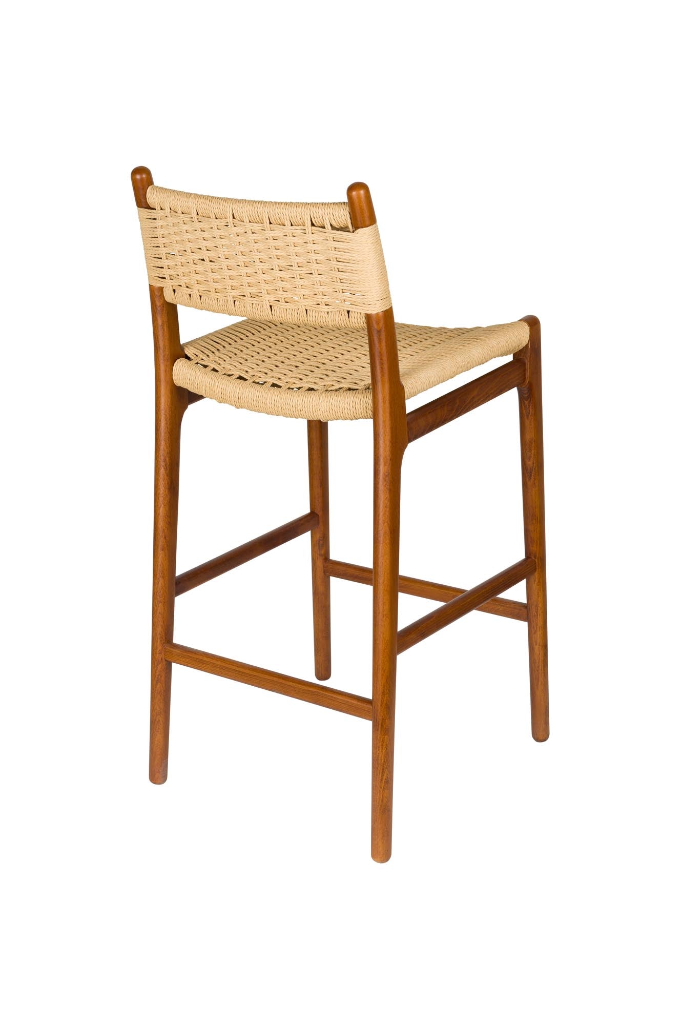 Entdecken Sie den Barstuhl Cecile von Dutchbone – ein stilvolles Möbelstück, das Eleganz und Komfort in jeden Raum bringt.