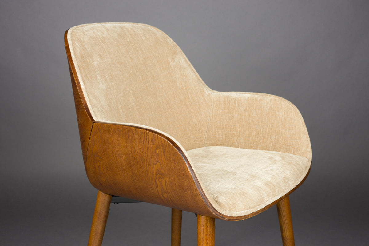 Armlehnstuhl Taylor in Beige präsentiert im Onlineshop von KAQTU Design AG. Stuhl ist von Dutchbone
