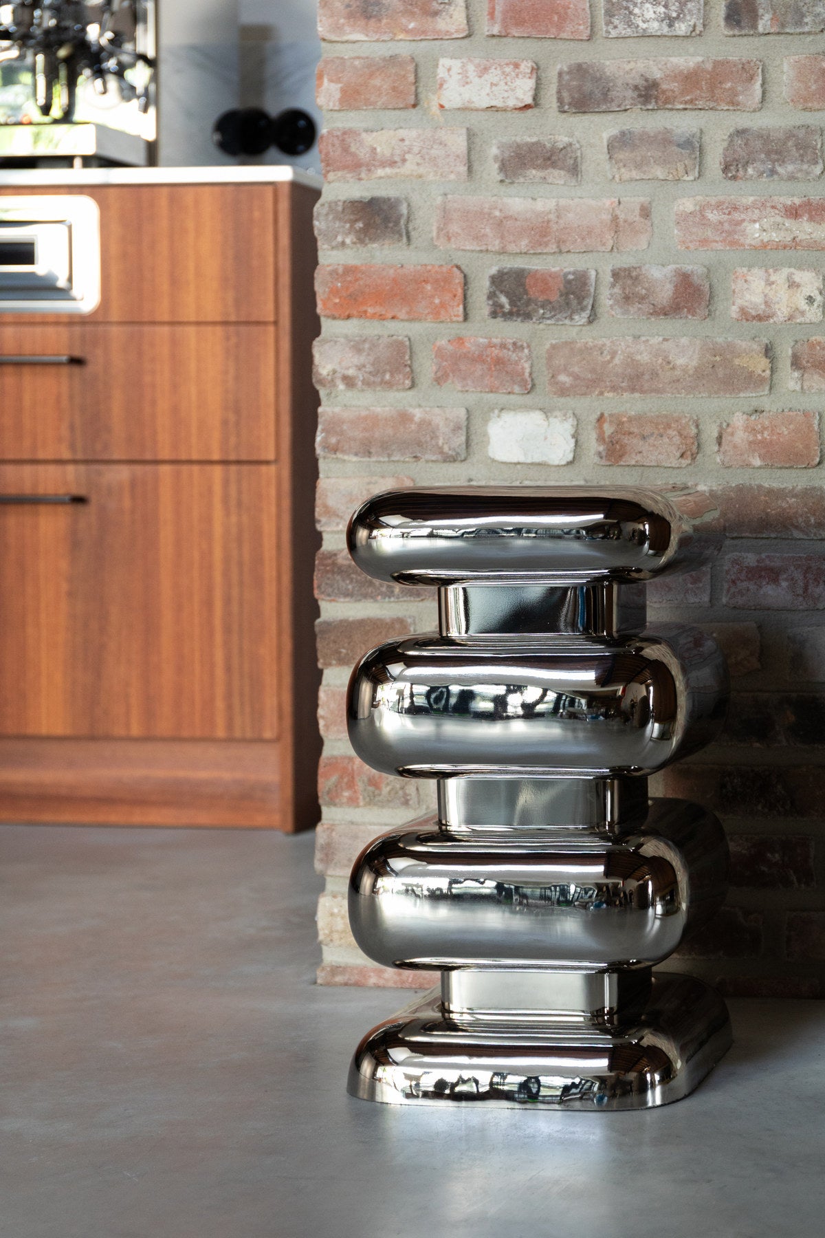 Hocker Stubby in Silver präsentiert im Onlineshop von KAQTU Design AG. Hocker ist von Dutchbone