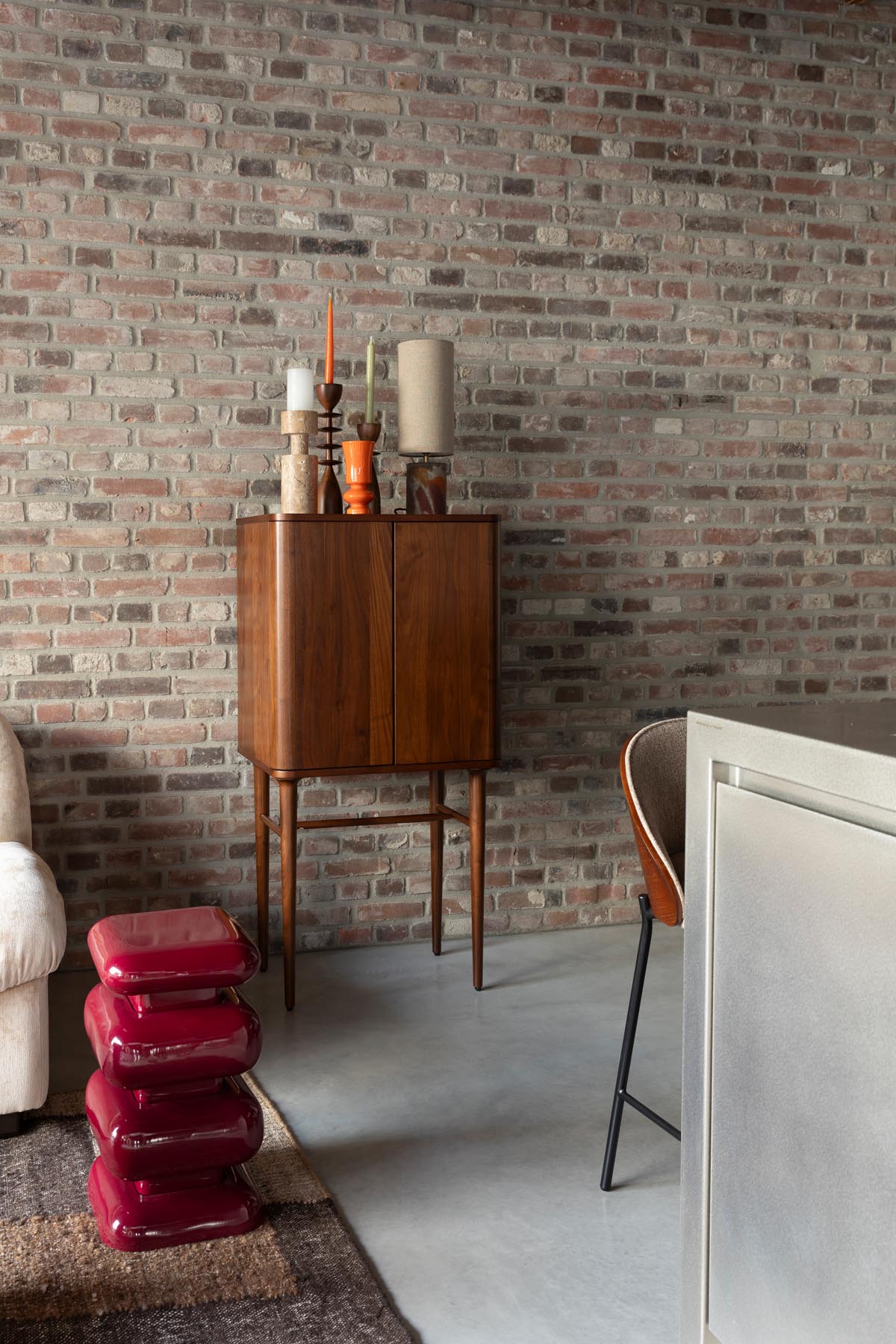 Hocker Stubby in Red präsentiert im Onlineshop von KAQTU Design AG. Hocker ist von Dutchbone