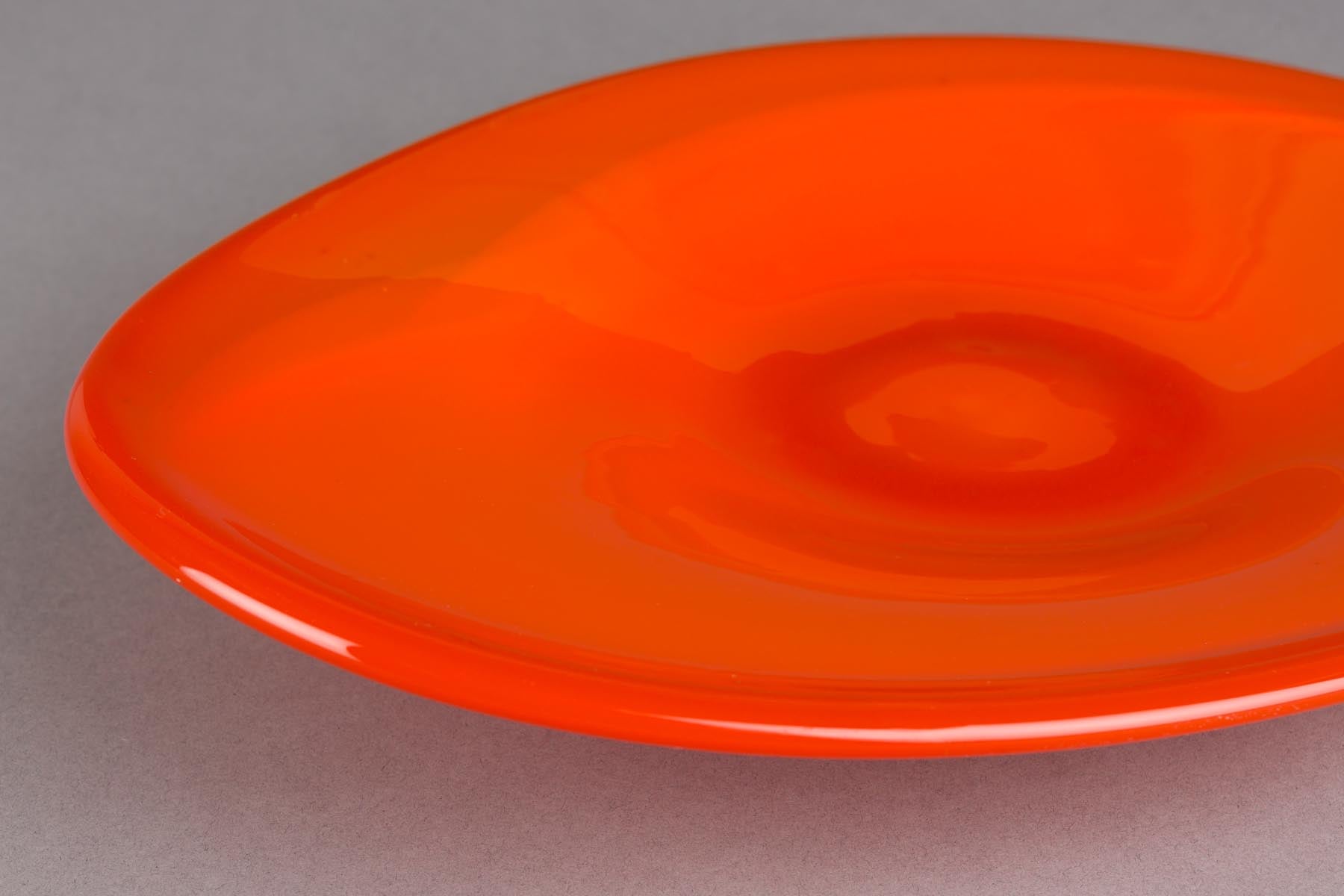 Tray Gable in Orange präsentiert im Onlineshop von KAQTU Design AG. Schale ist von Dutchbone