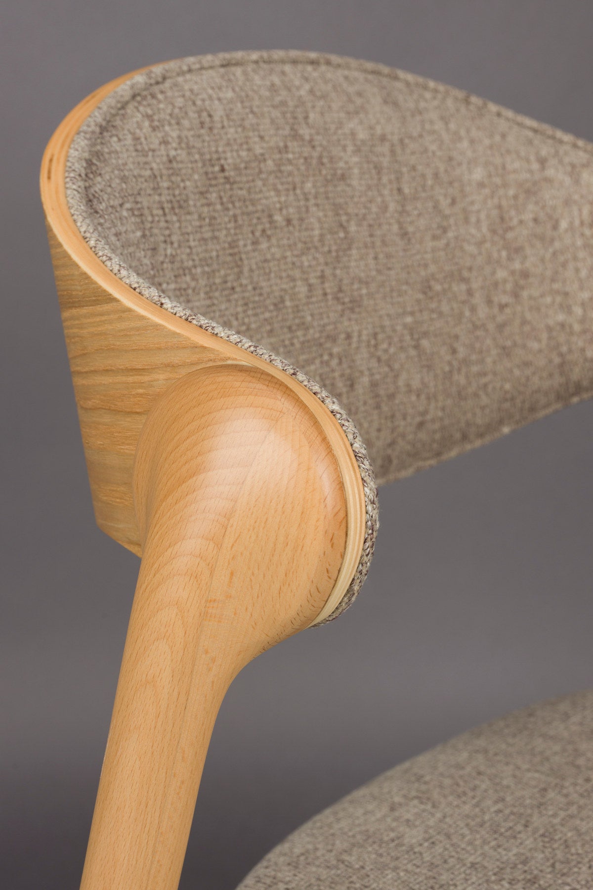 Stuhl Babington in Beige präsentiert im Onlineshop von KAQTU Design AG. Stuhl ist von Dutchbone