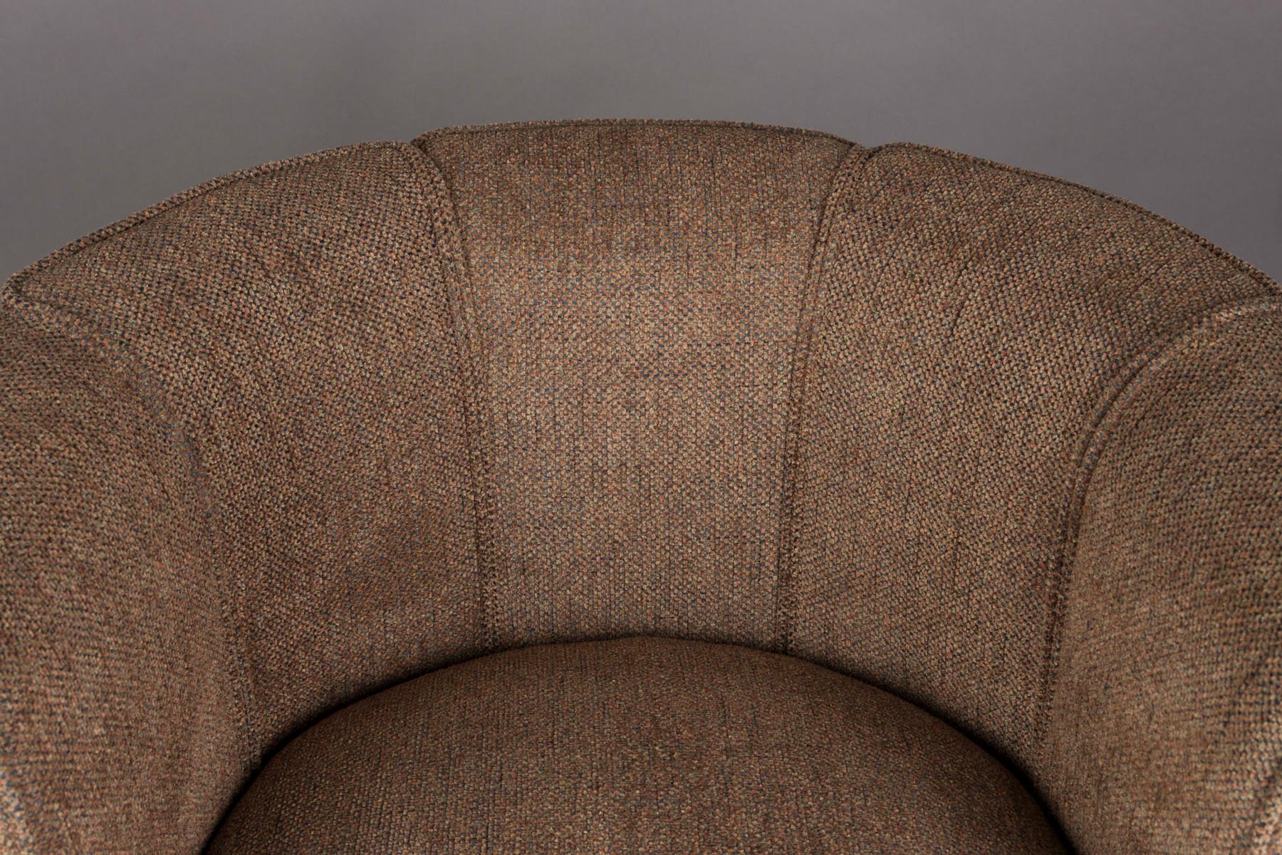 Sessel Flower in Brown präsentiert im Onlineshop von KAQTU Design AG. Sessel ist von Dutchbone