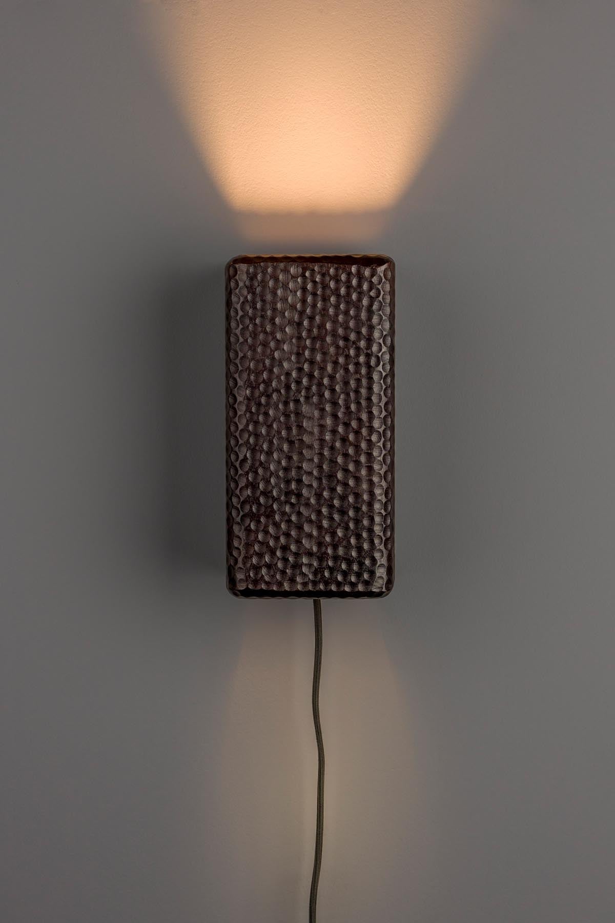 Wandleuchte Marnix in Braun präsentiert im Onlineshop von KAQTU Design AG. Wandleuchte ist von Dutchbone