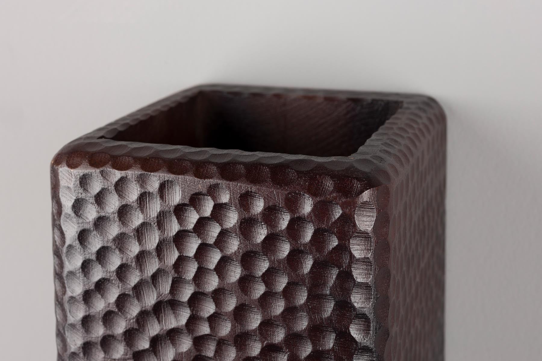 Wandleuchte Marnix in Braun präsentiert im Onlineshop von KAQTU Design AG. Wandleuchte ist von Dutchbone